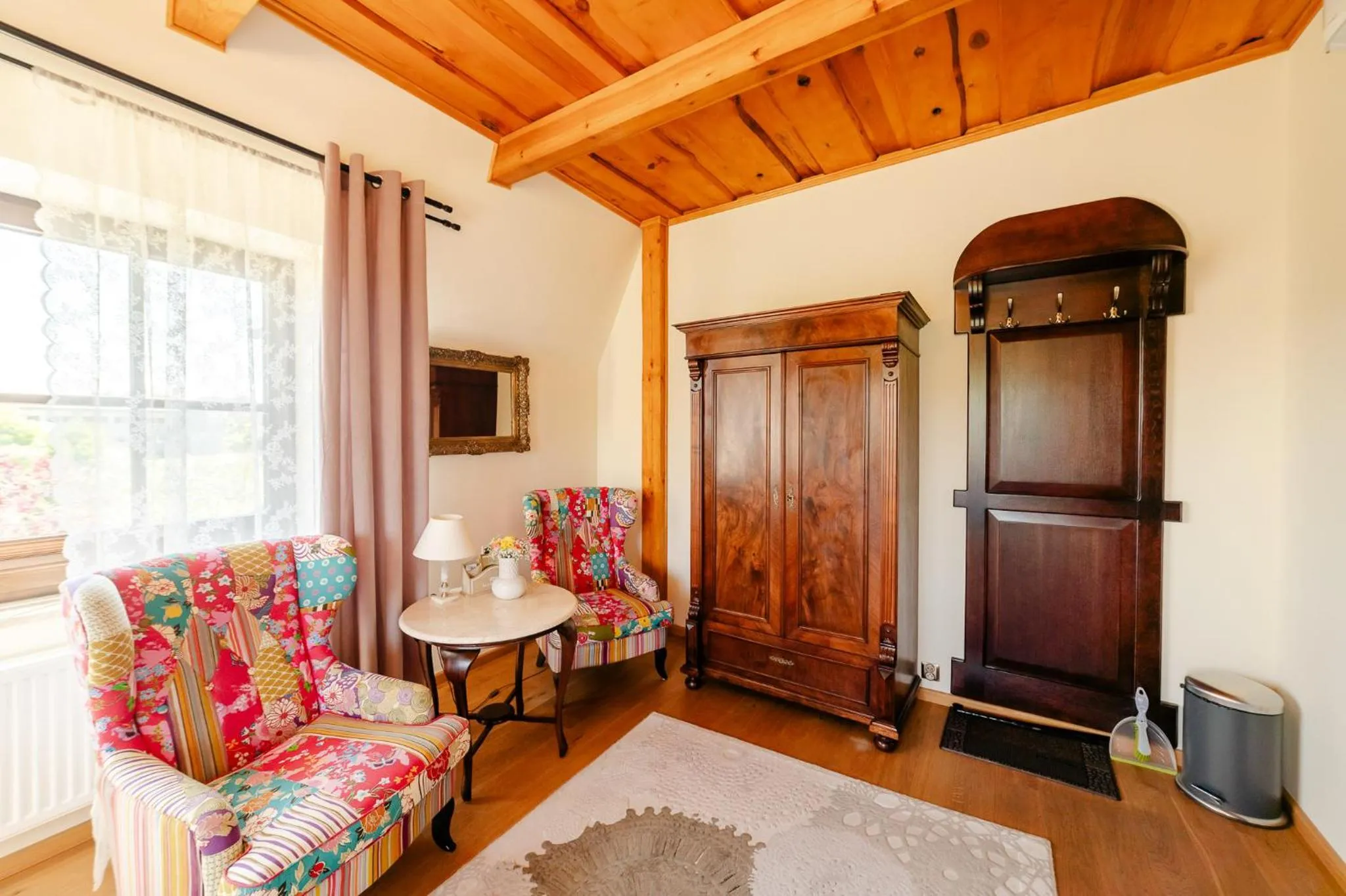 Seating area in RetroHouse - wypoczynek dla dorosłych, B&B