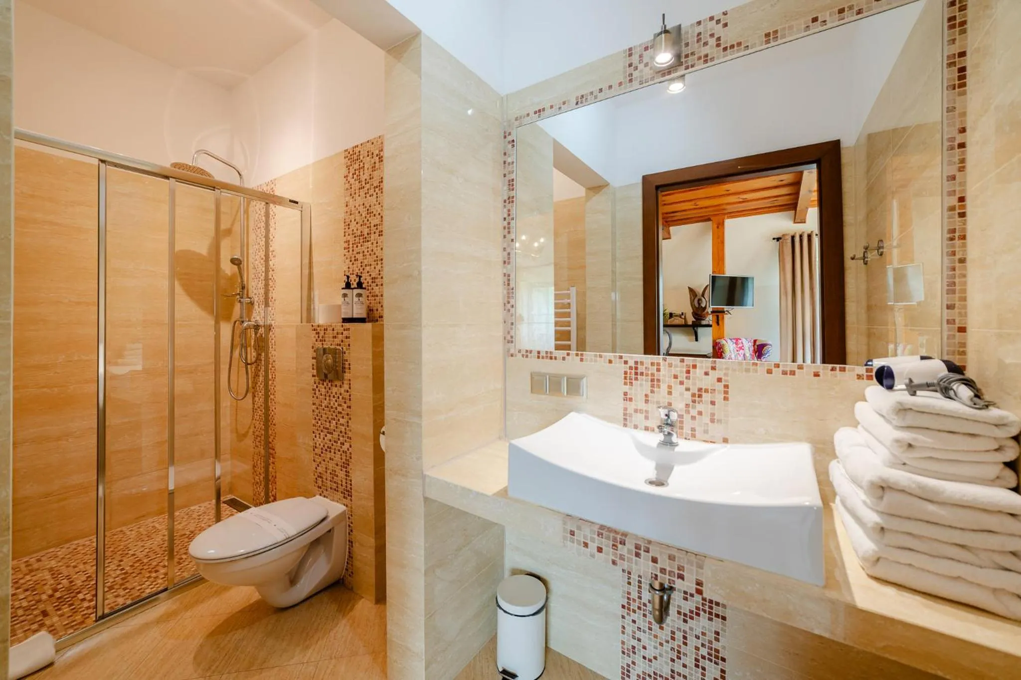 Shower in RetroHouse - wypoczynek dla dorosłych, B&B