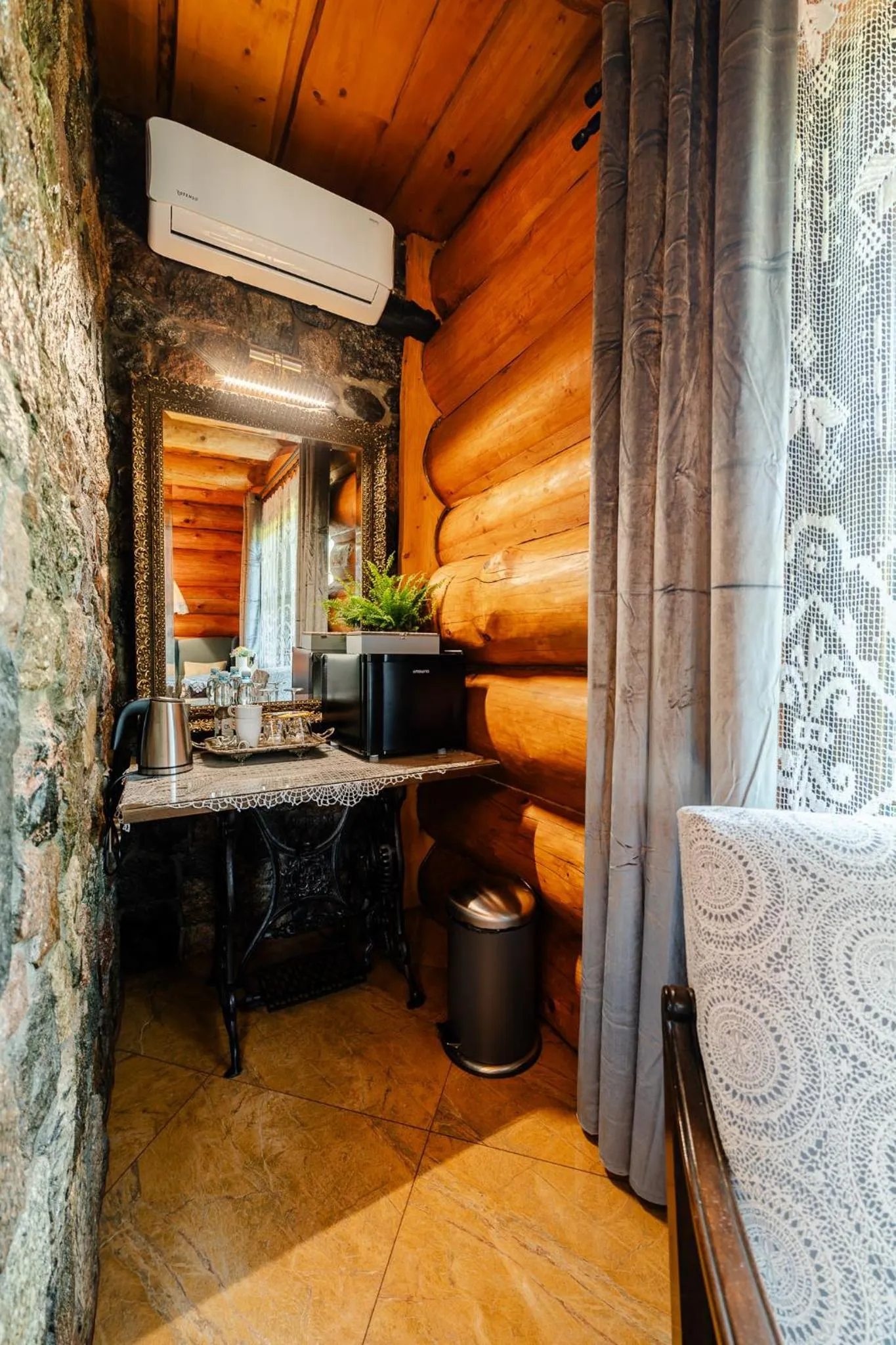 Dining area in RetroHouse - wypoczynek dla dorosłych, B&B