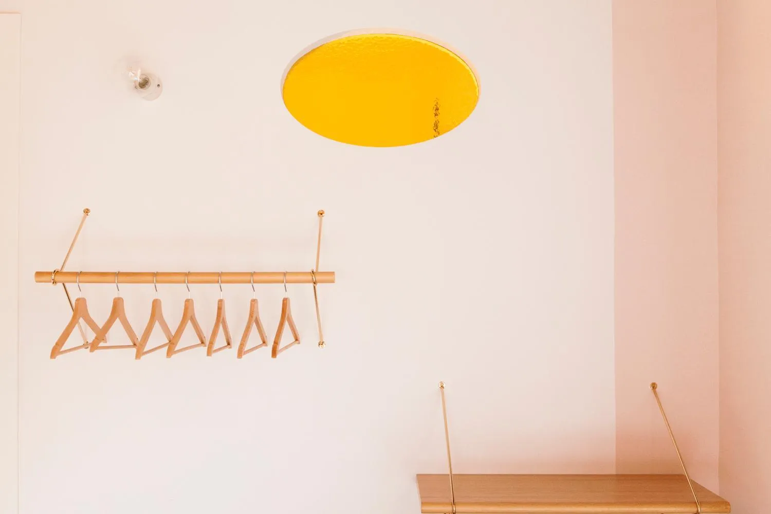 Photo of the whole room in SuperOtium