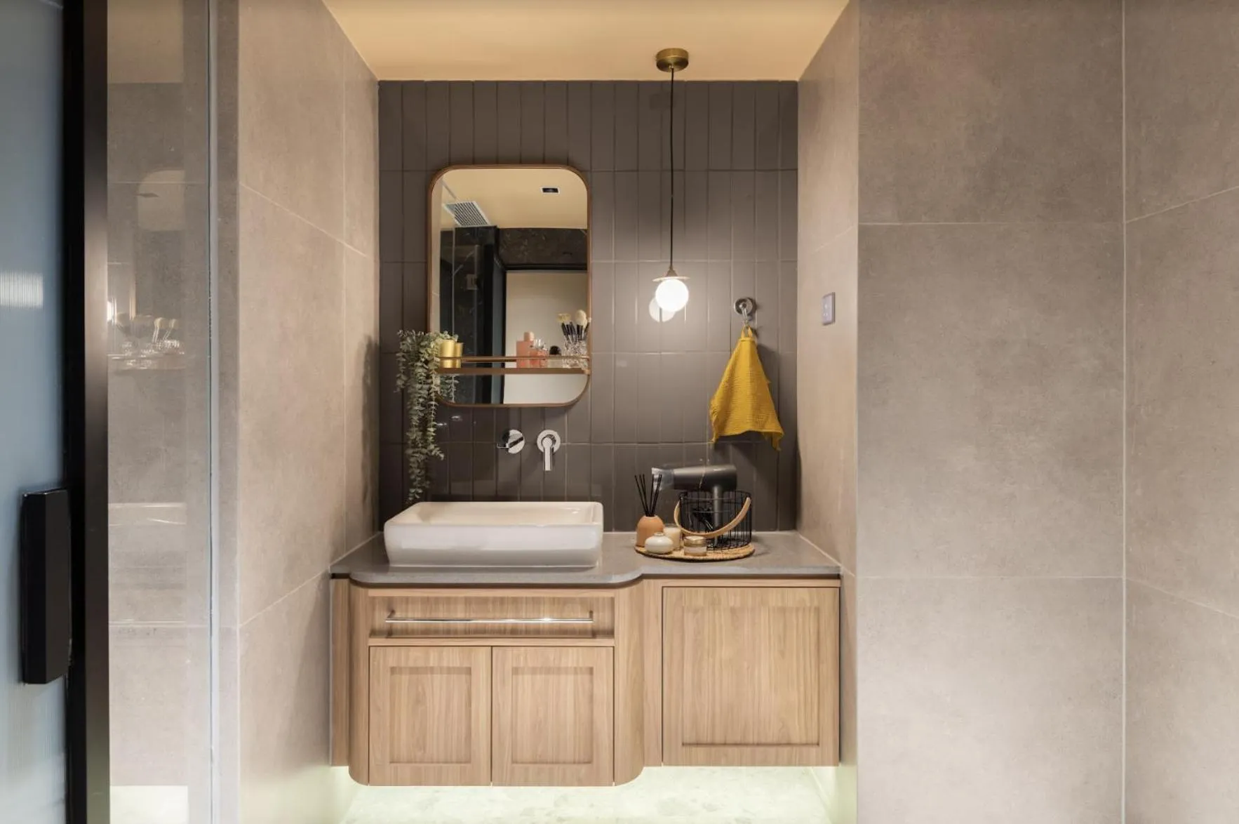 Bathroom in Dash Living on Prat