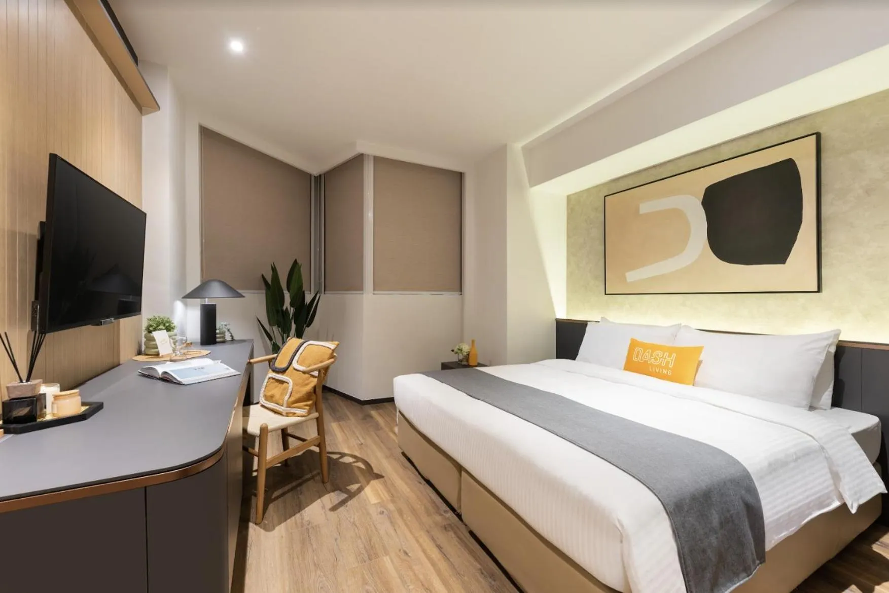 Bedroom, Bed in Dash Living on Prat