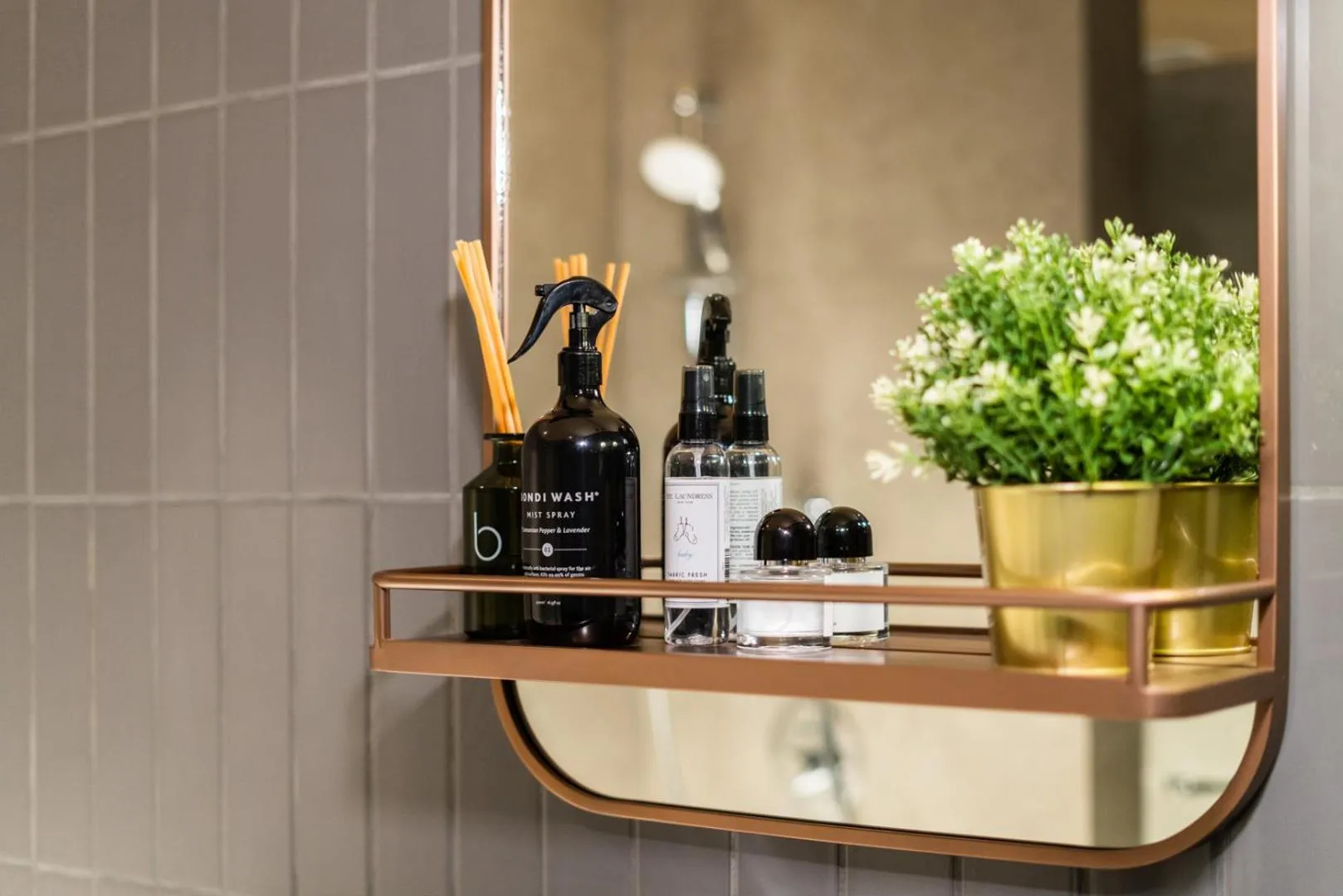 Decorative detail in Dash Living on Prat