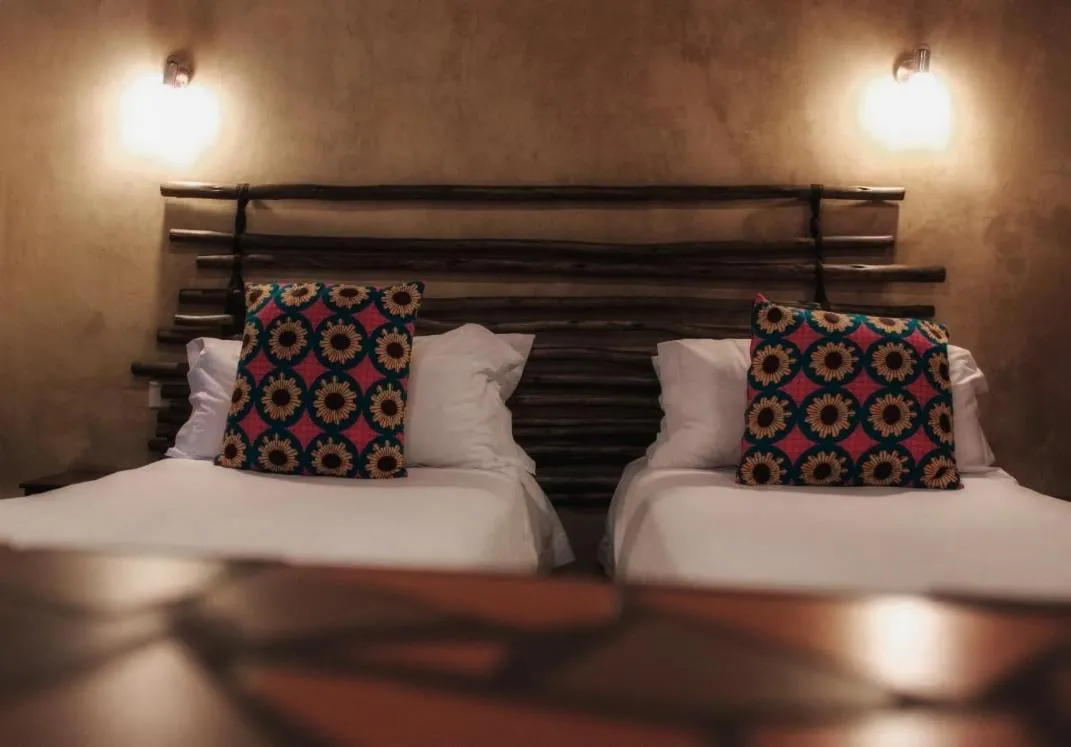 Bedroom, Bed in AmaZulu Lodge