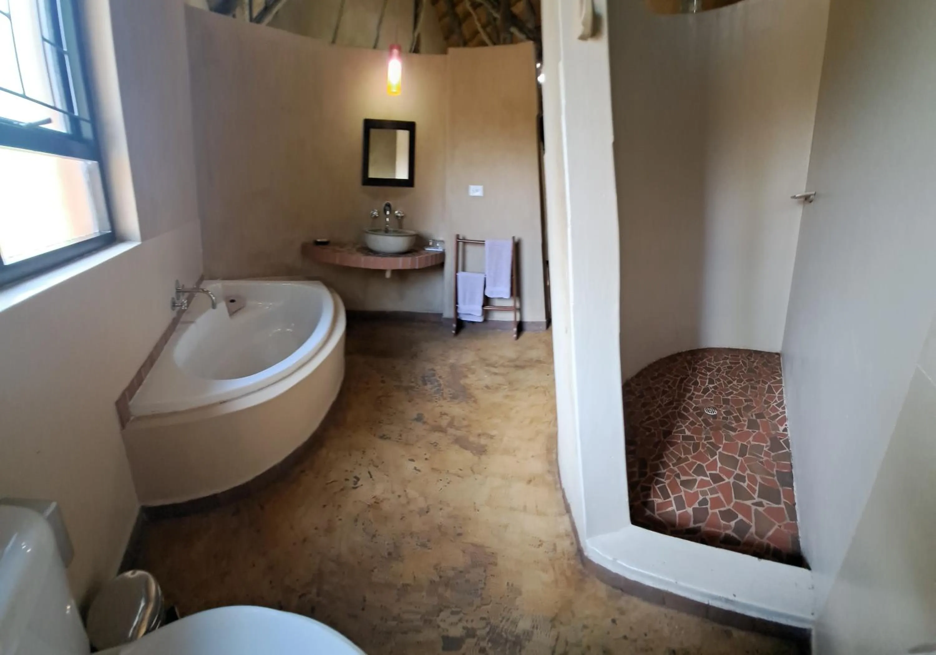 Shower in AmaZulu Lodge