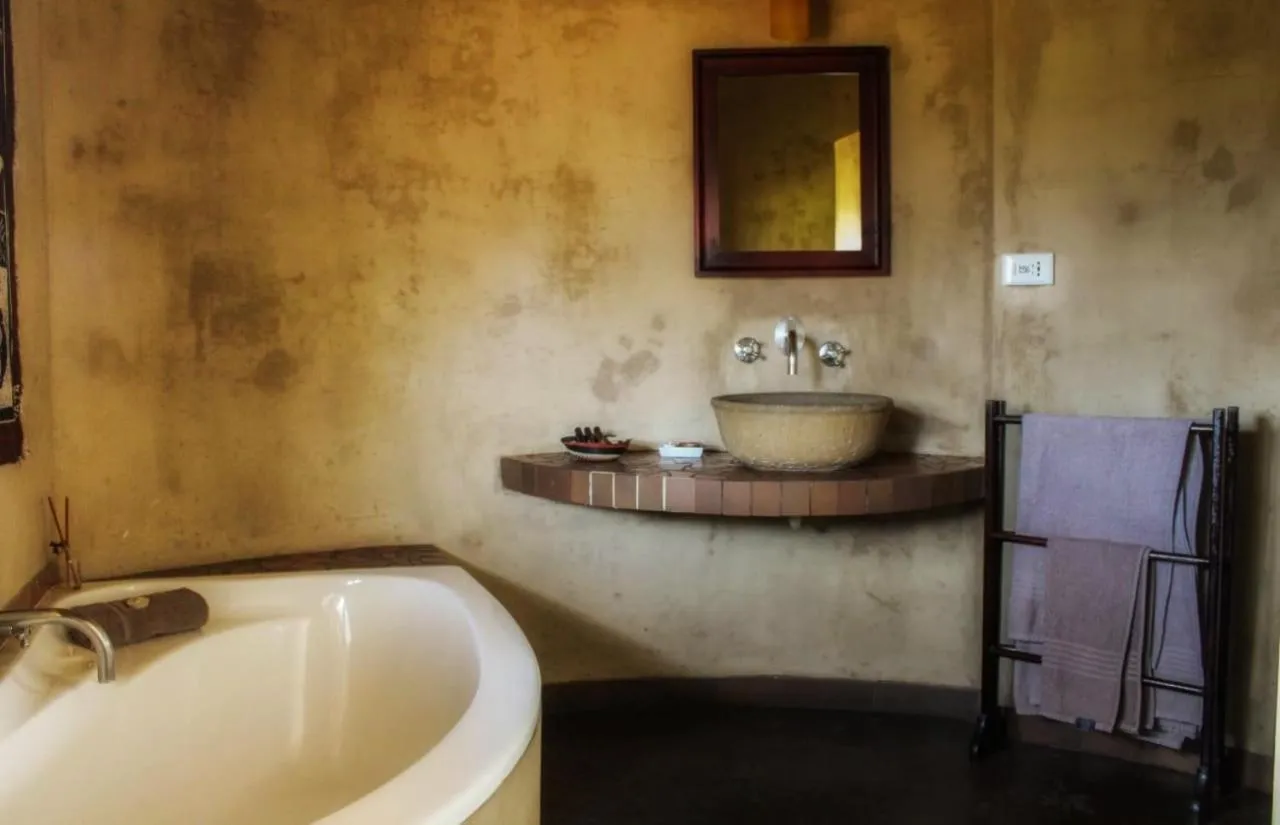 Bathroom in AmaZulu Lodge