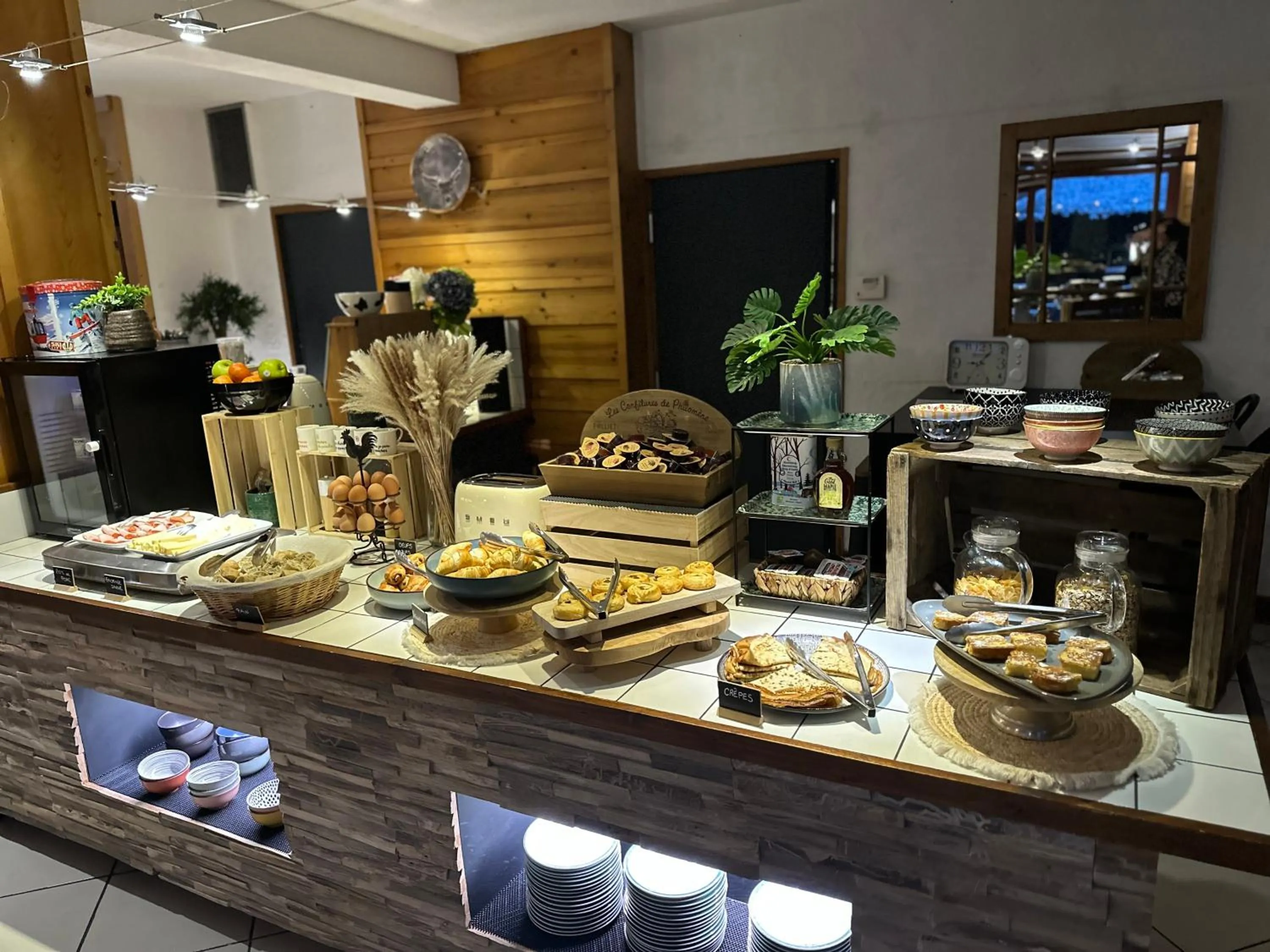 Buffet breakfast in Fontaine du Mont Blanc Hotel & Spa