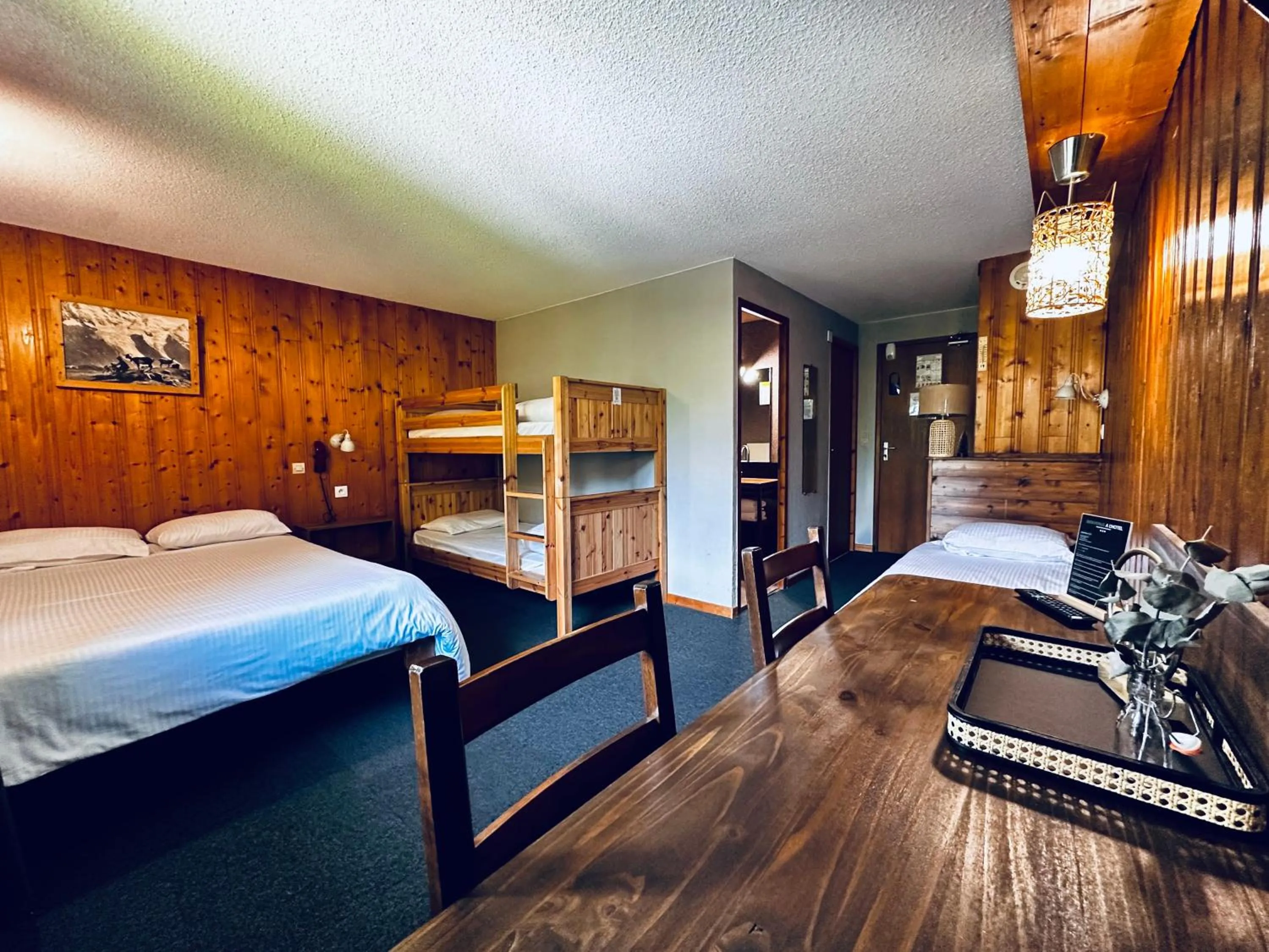 Photo of the whole room, Bed in Fontaine du Mont Blanc Hotel & Spa