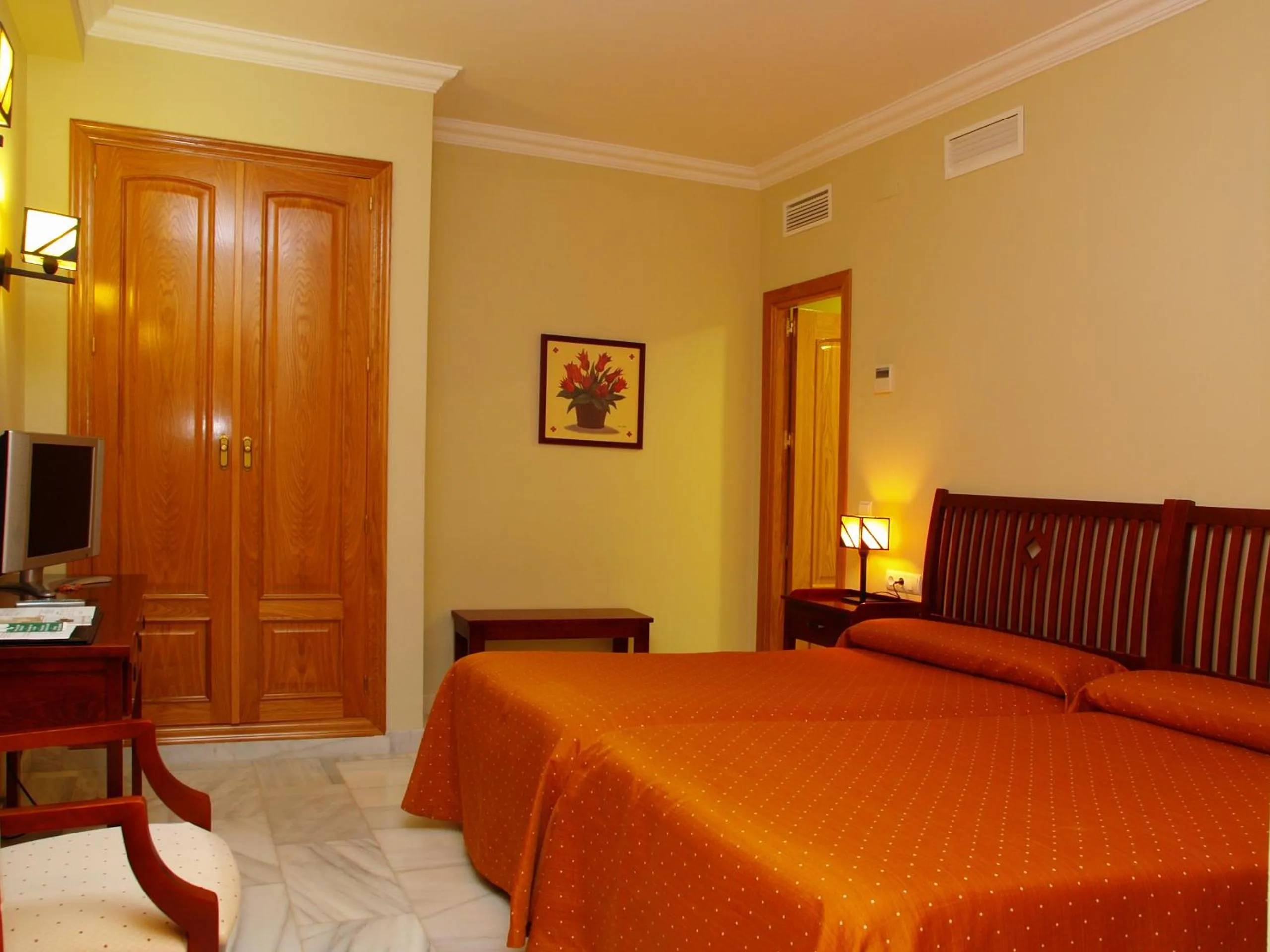 Photo of the whole room, Bed in Hotel Las Casas del Duque