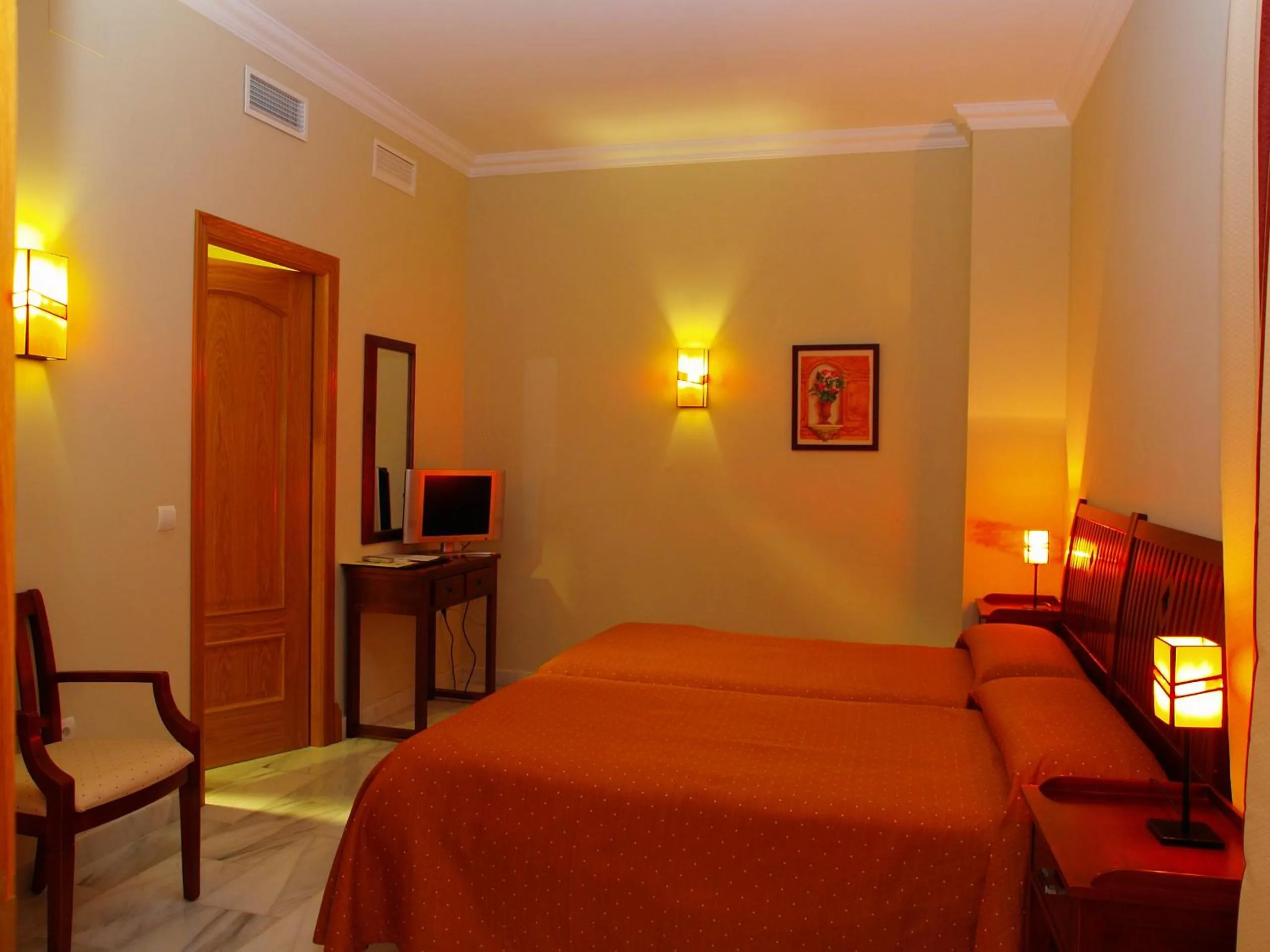 Photo of the whole room, Bed in Hotel Las Casas del Duque