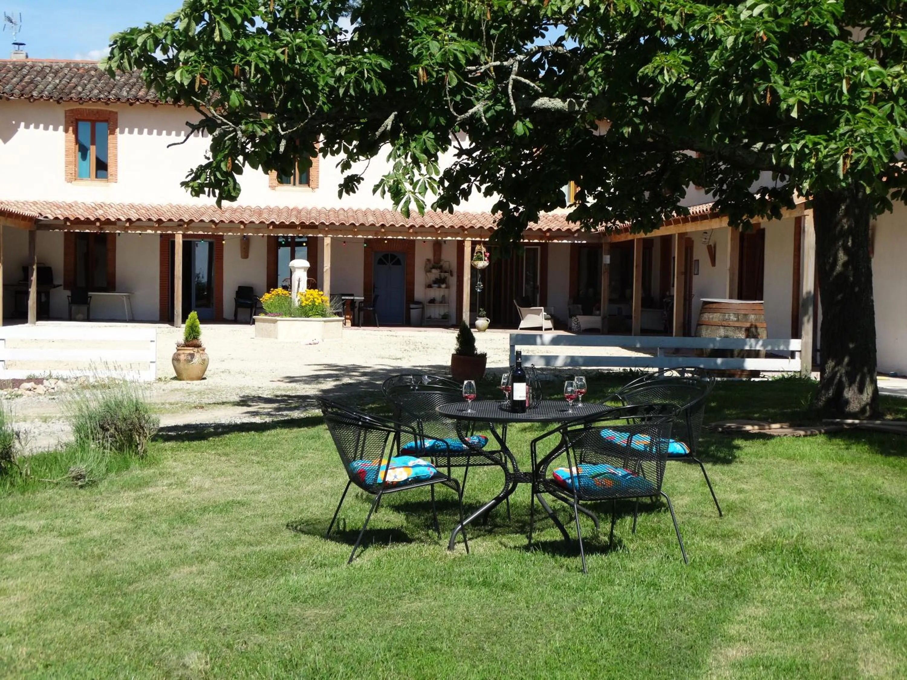 Garden in residence la Salamandre kamers