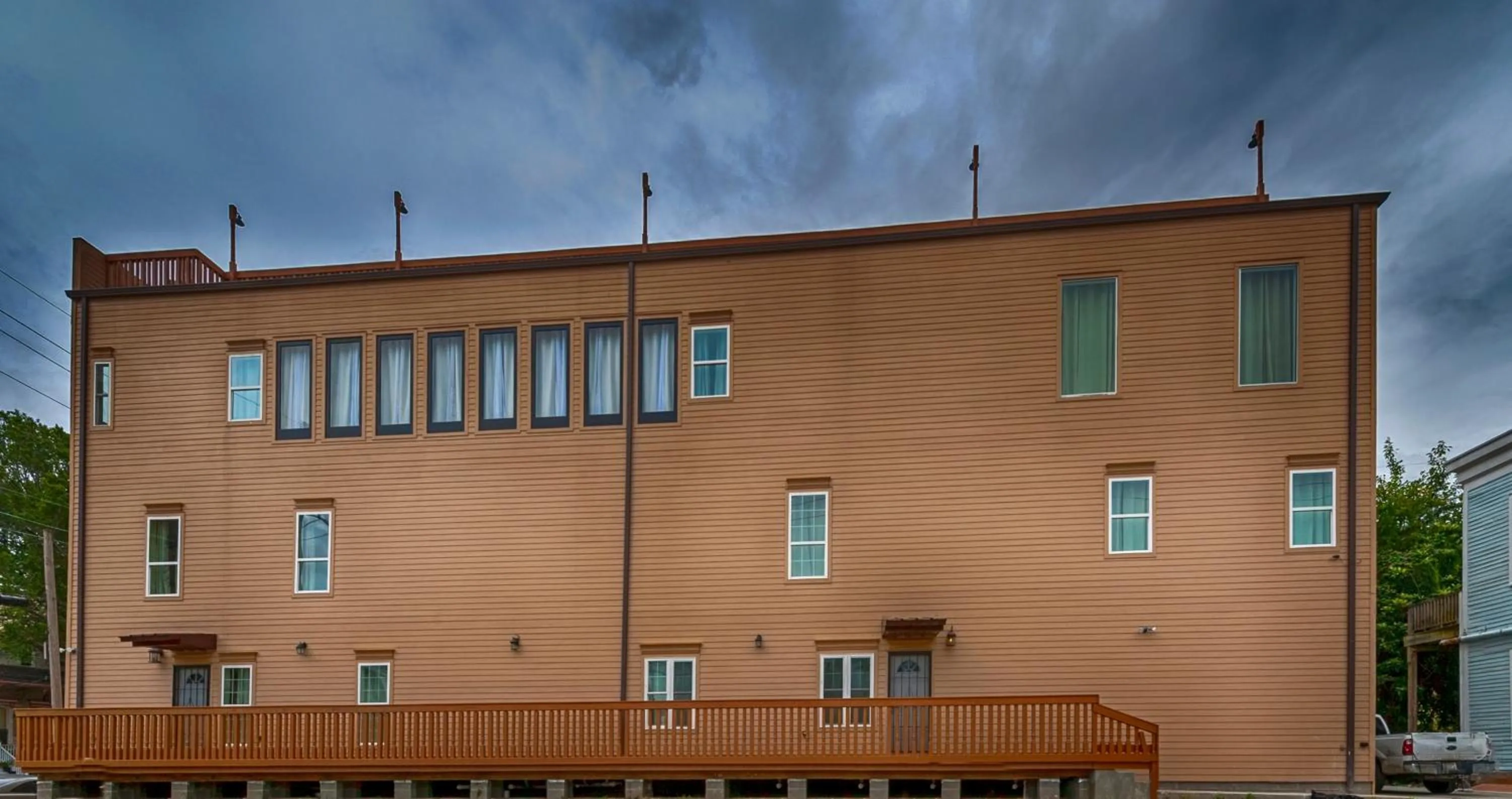 Property building in Urban Condos with Spacious Rooms & Amenities