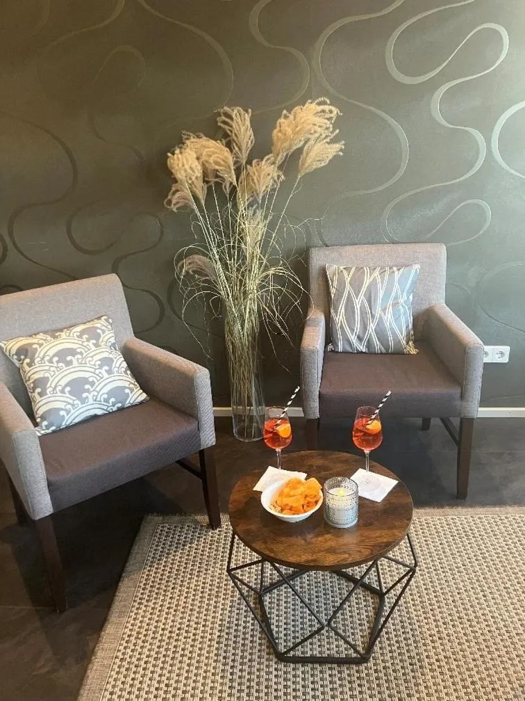 Lounge or bar in Hotel am Schlossberg