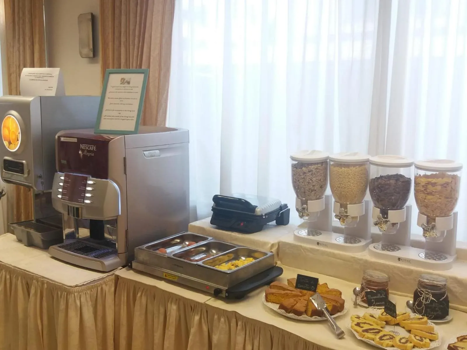 Breakfast in Hotel Maita