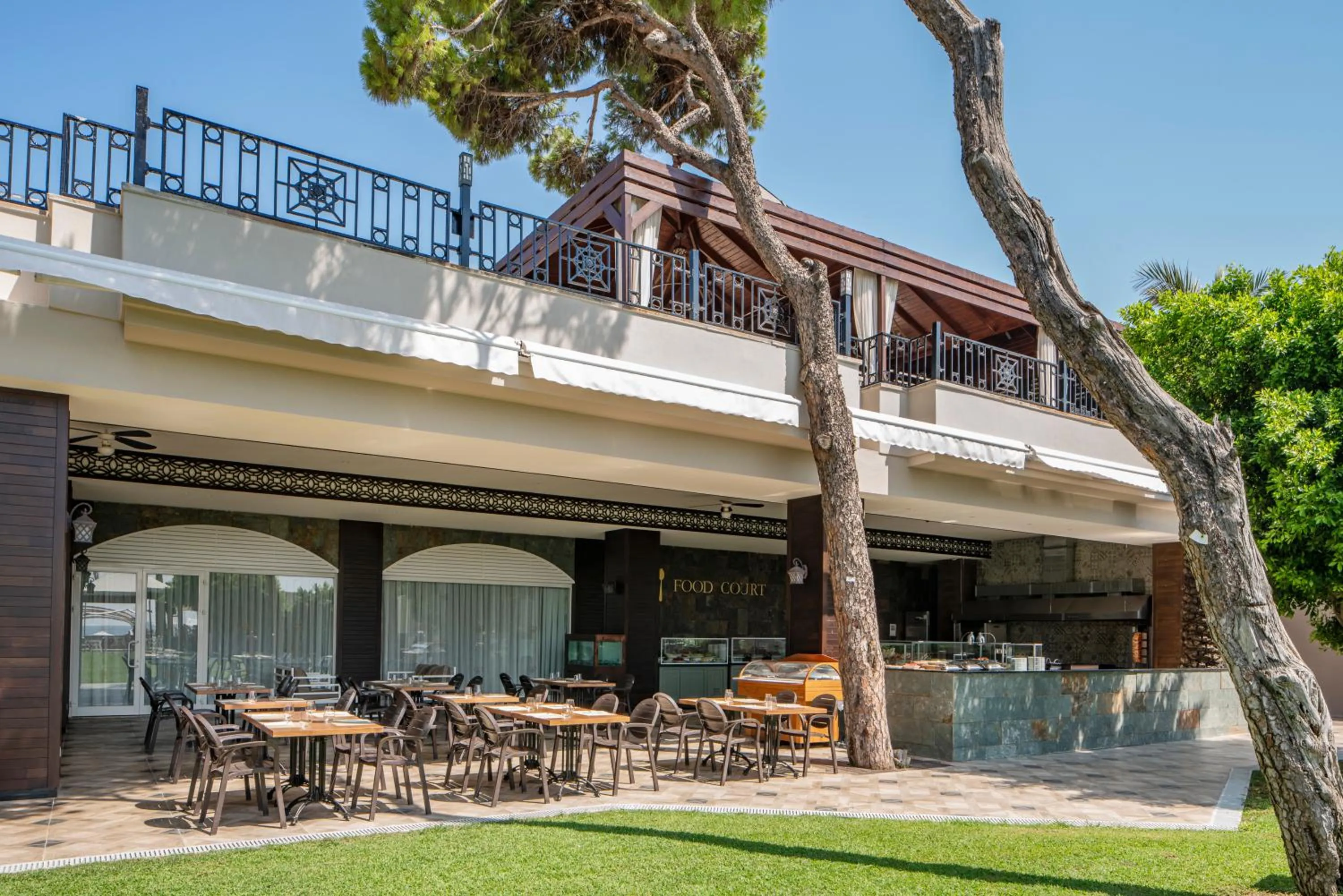 Restaurant/places to eat in Papillon Ayscha Resort & Spa