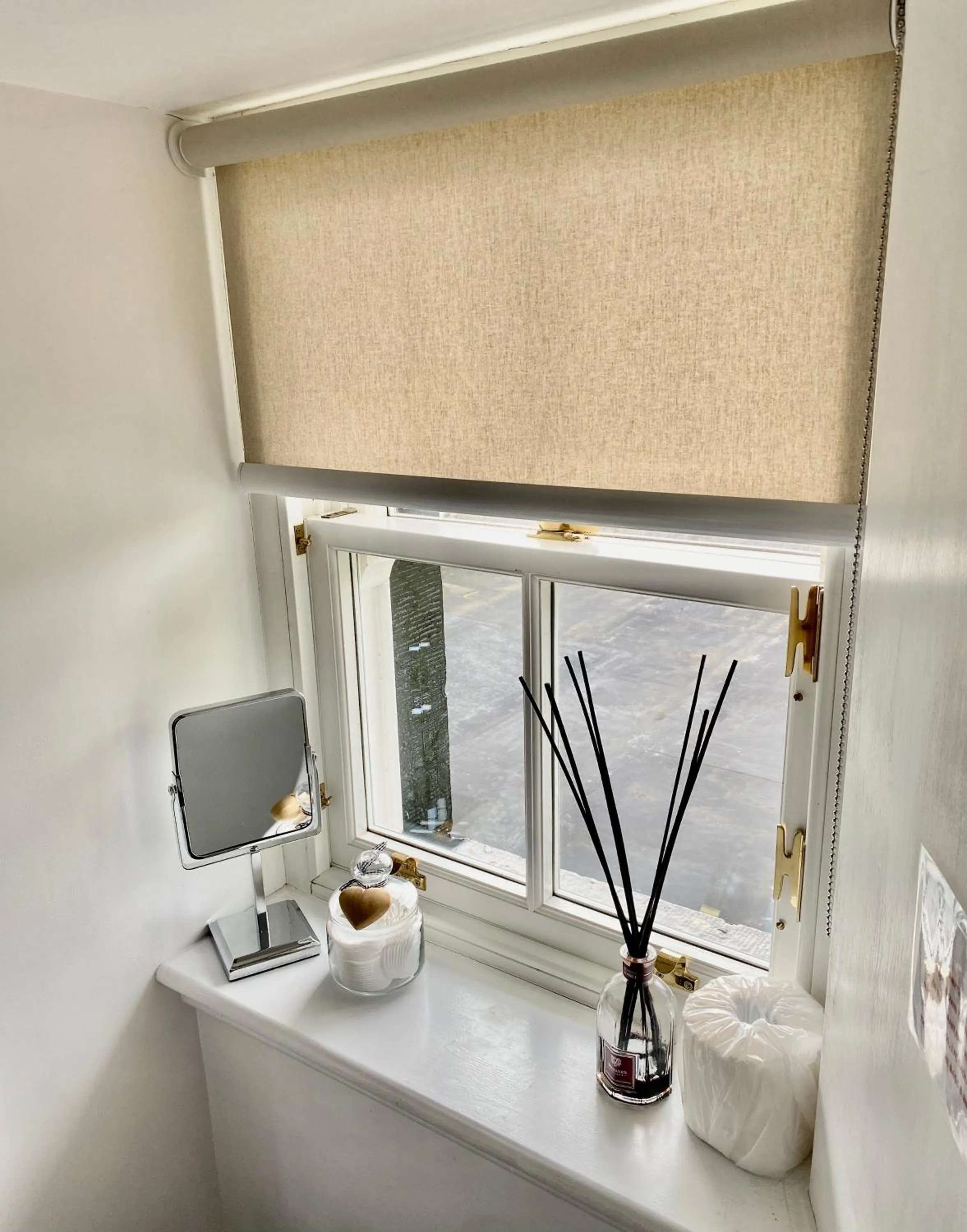 Bathroom in The Gordon Arms Restaurant with Rooms