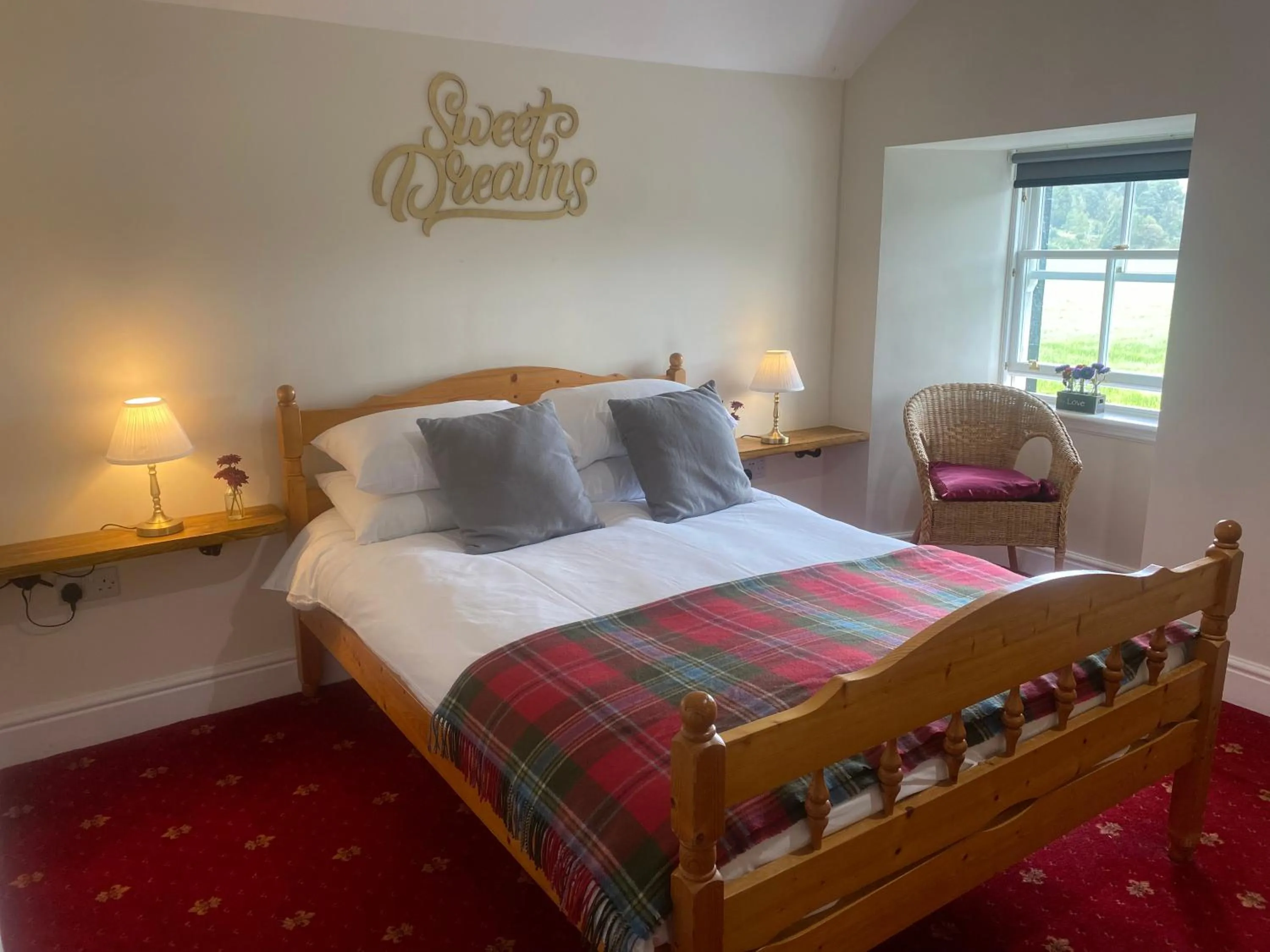 Bedroom, Bed in The Gordon Arms Restaurant with Rooms