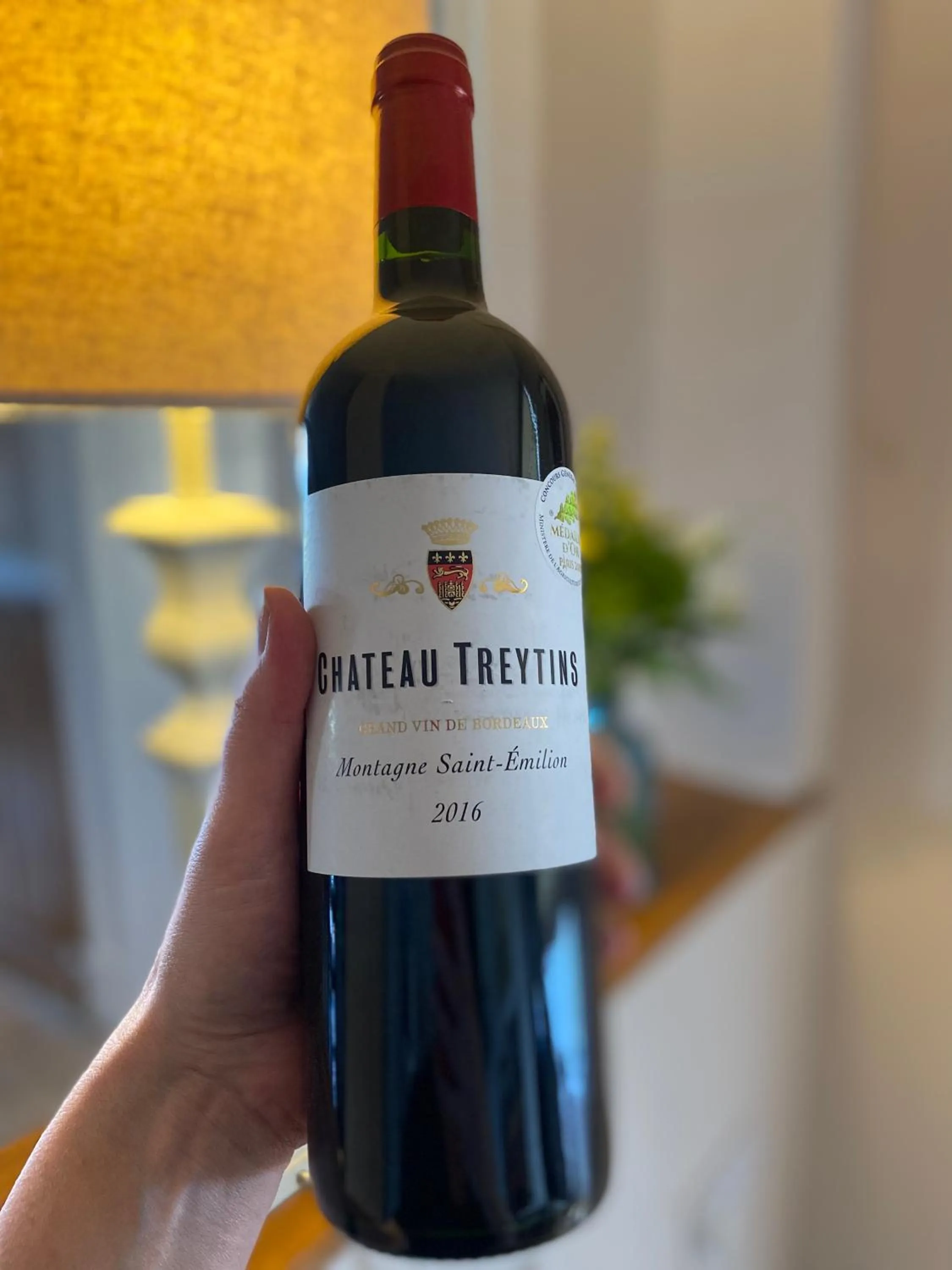 Food and drinks in The Gordon Arms Restaurant with Rooms