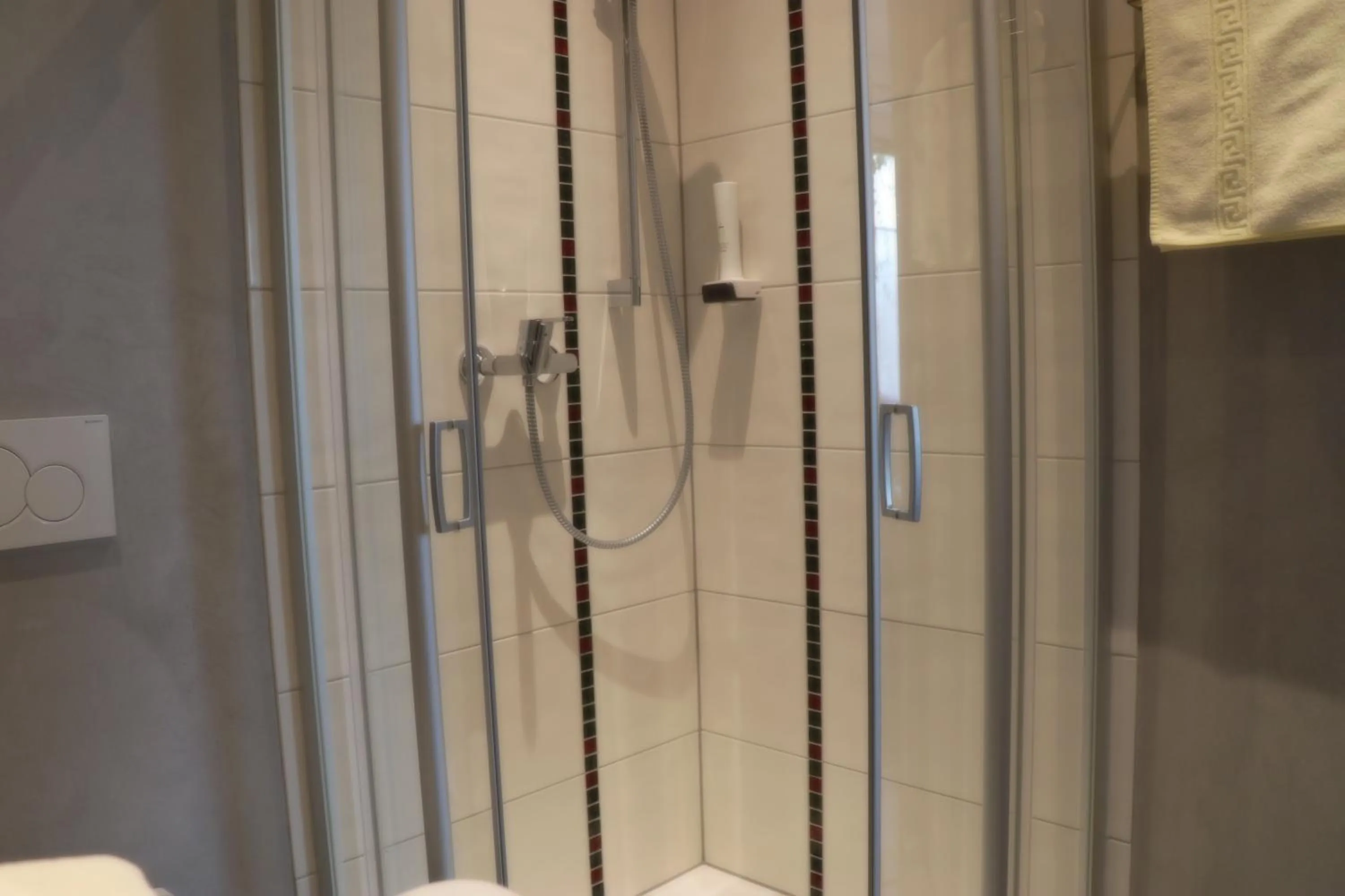 Shower in Gasthof Post