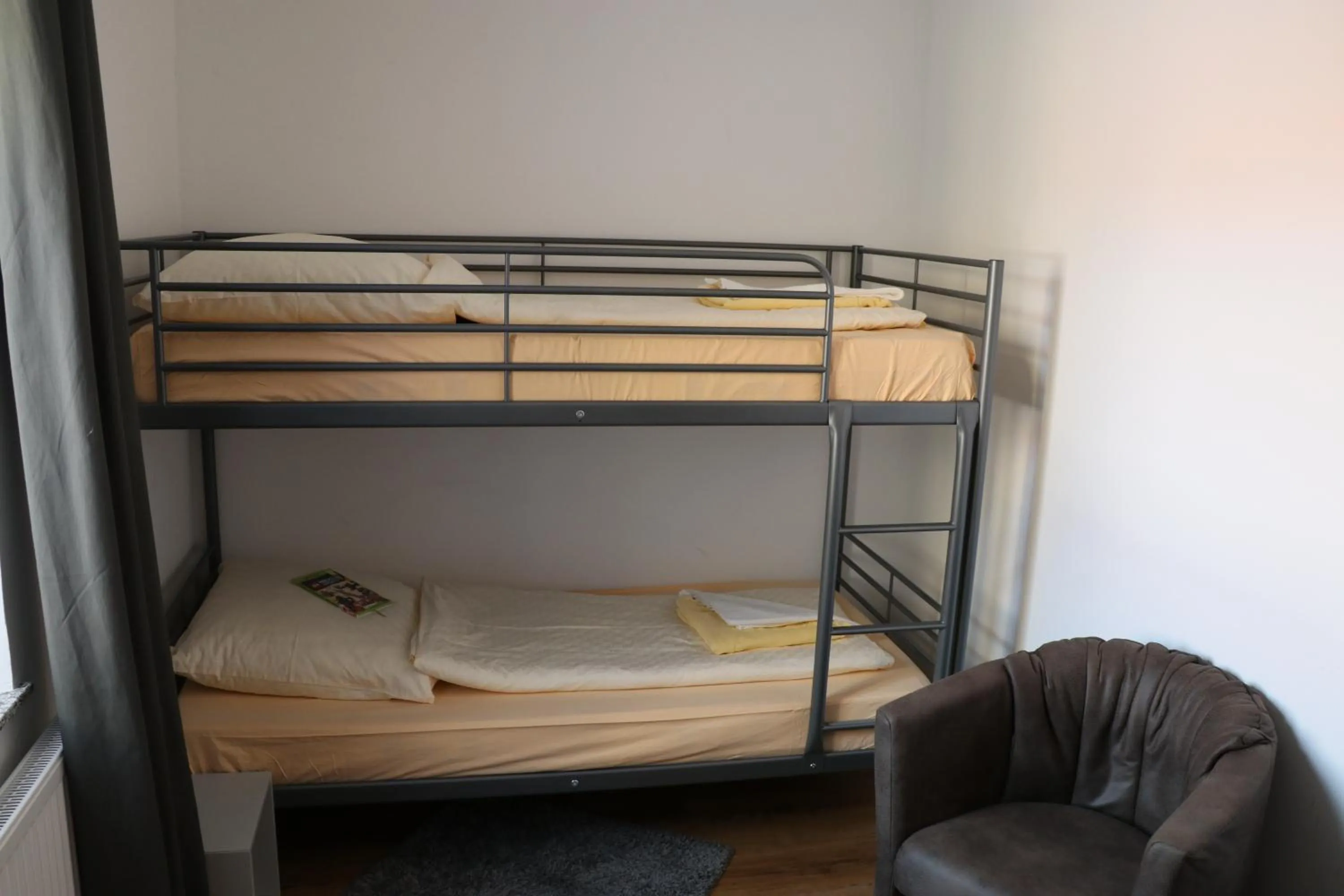 bunk bed, Bed in Gasthof Post