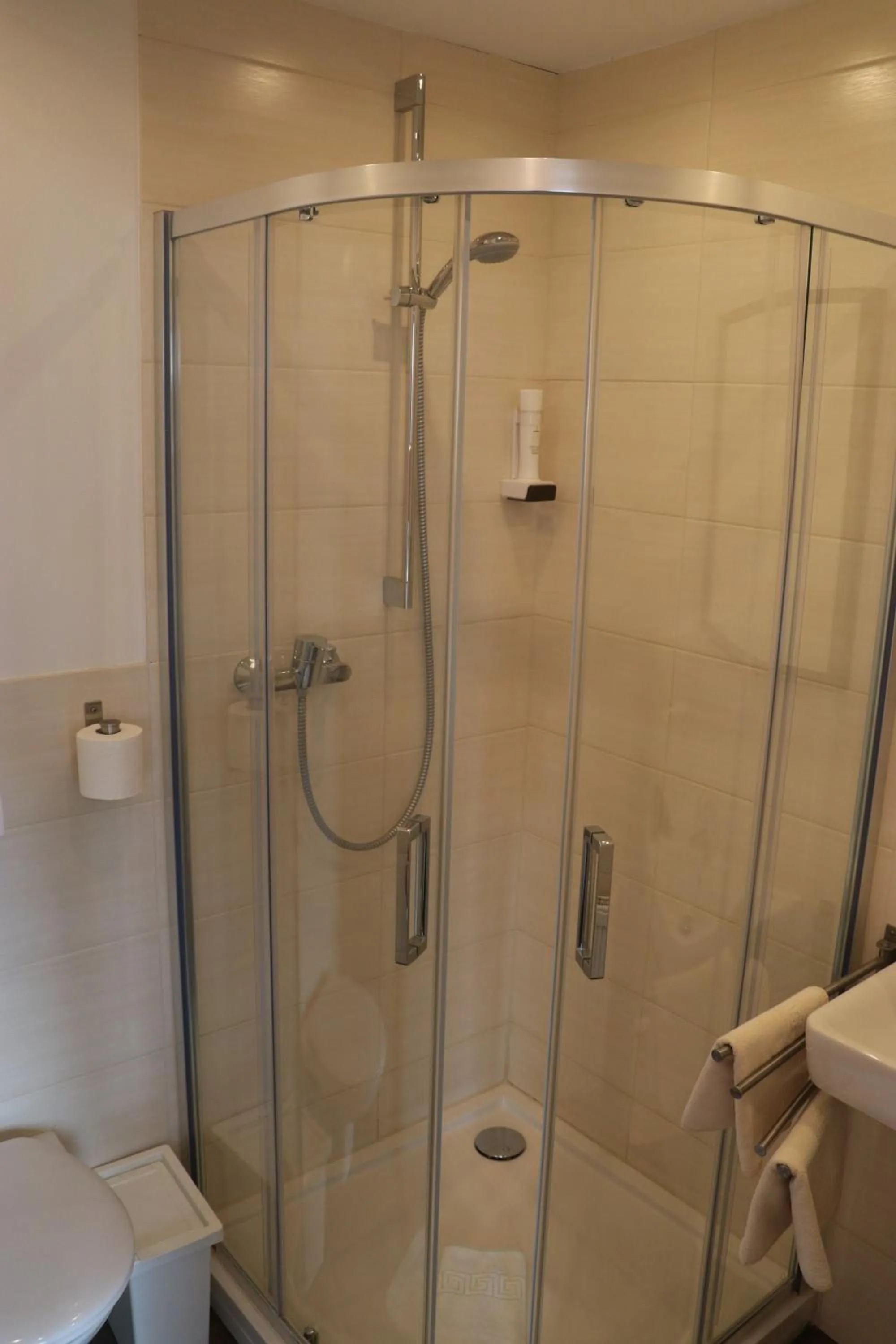 Shower in Gasthof Post