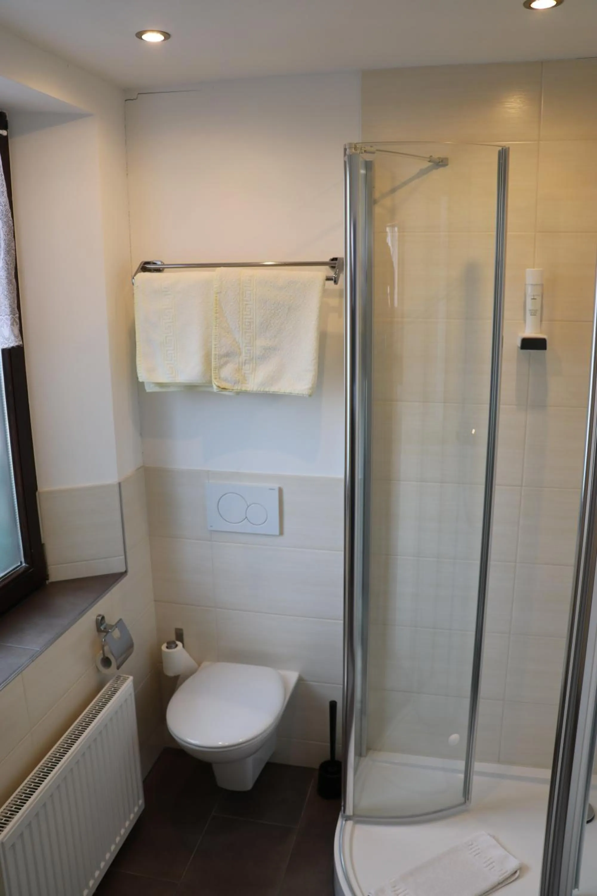 Shower in Gasthof Post