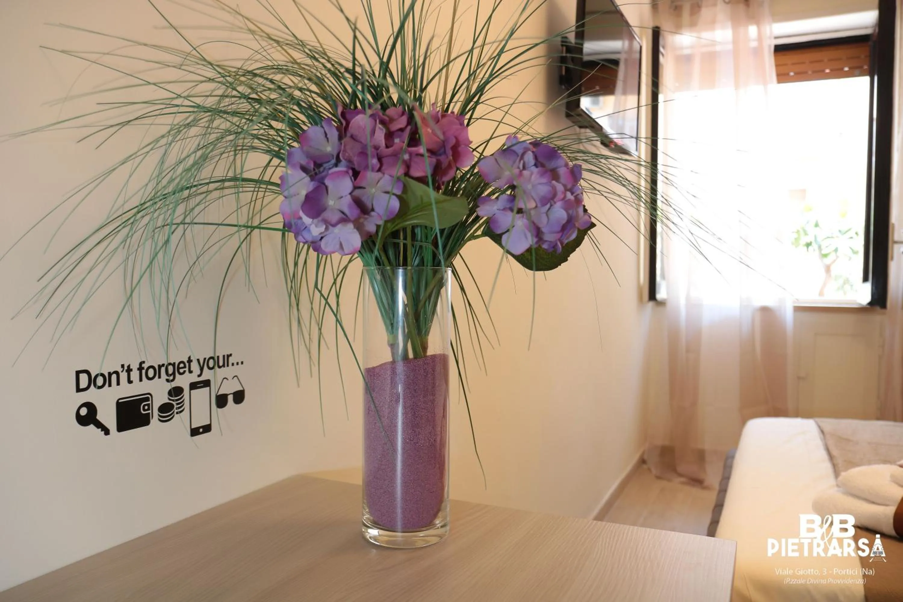 Decorative detail, Bed in B&B Pietrarsa