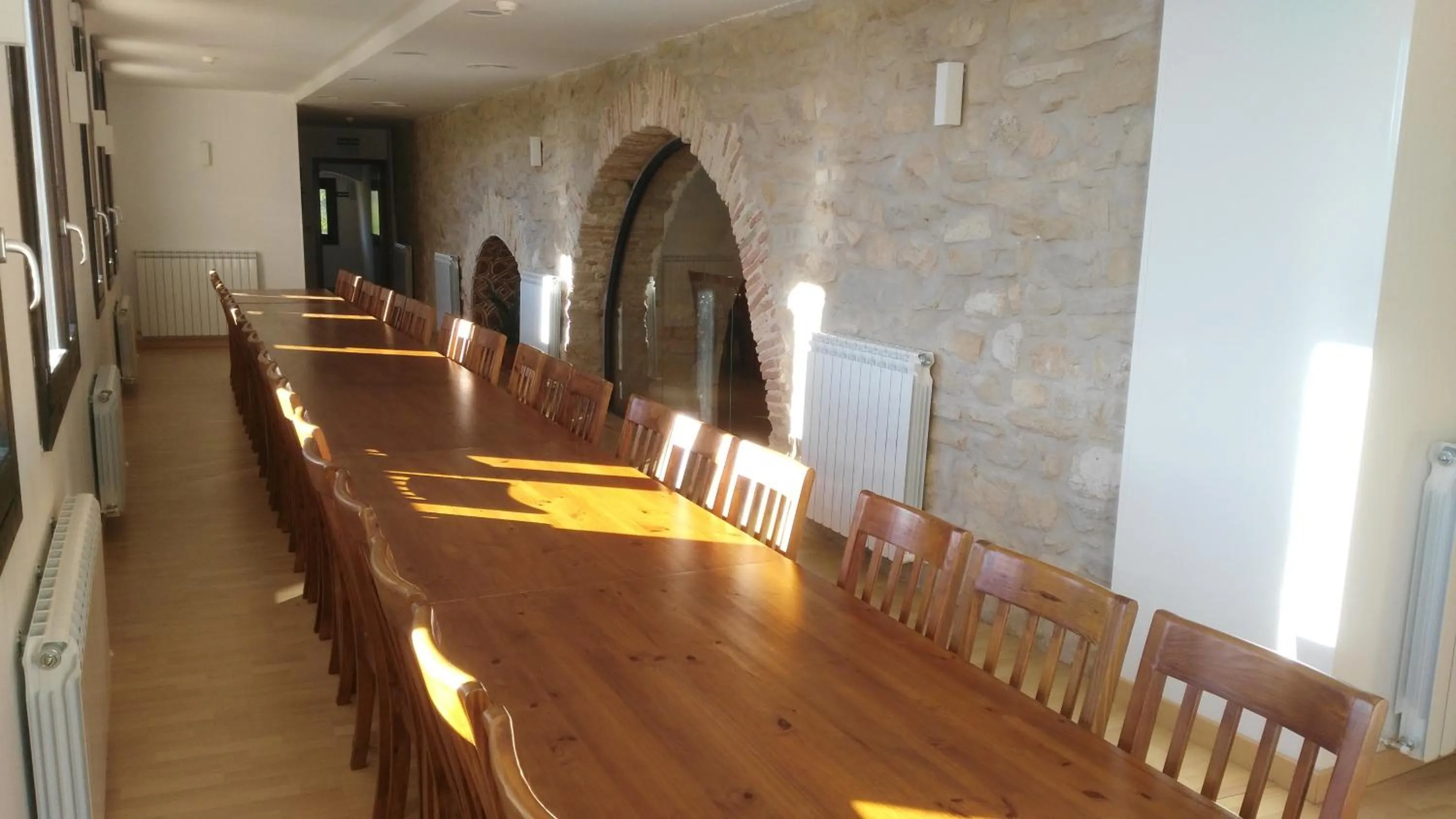 Communal lounge/ TV room in Albergue de Benabarre-CALUMET