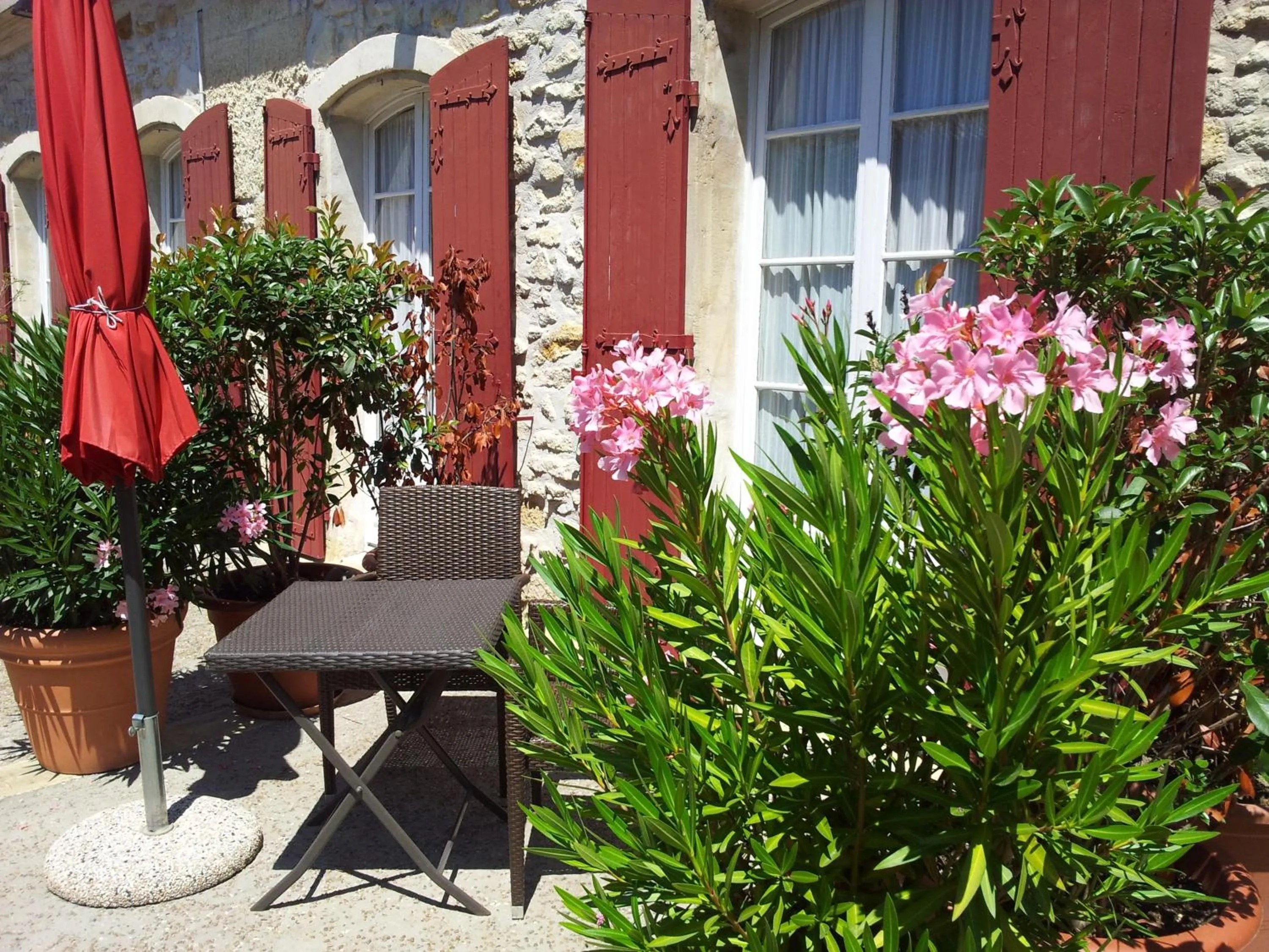 Patio in Hotel Des Artistes