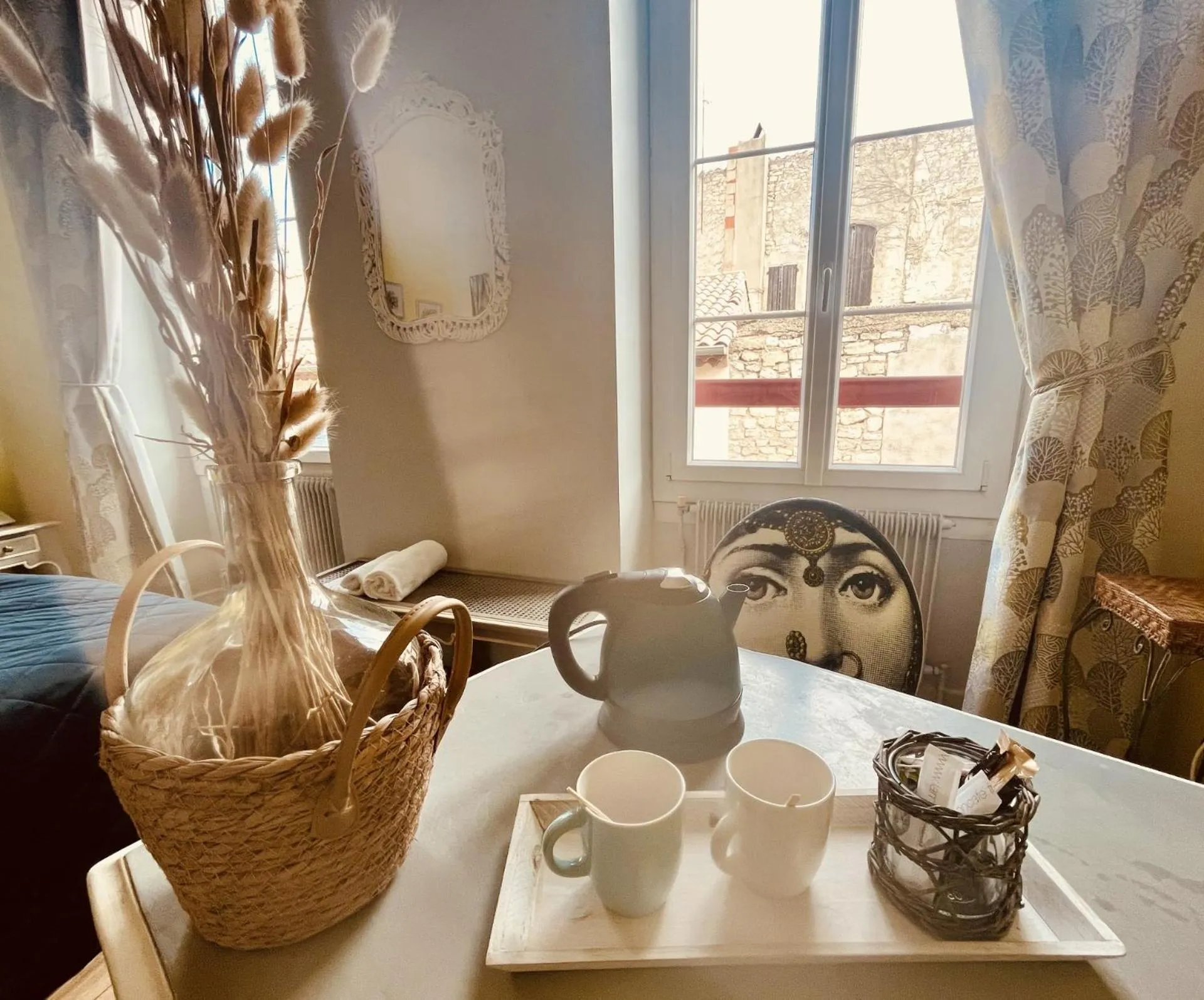 Coffee/tea facilities in Hotel Des Artistes