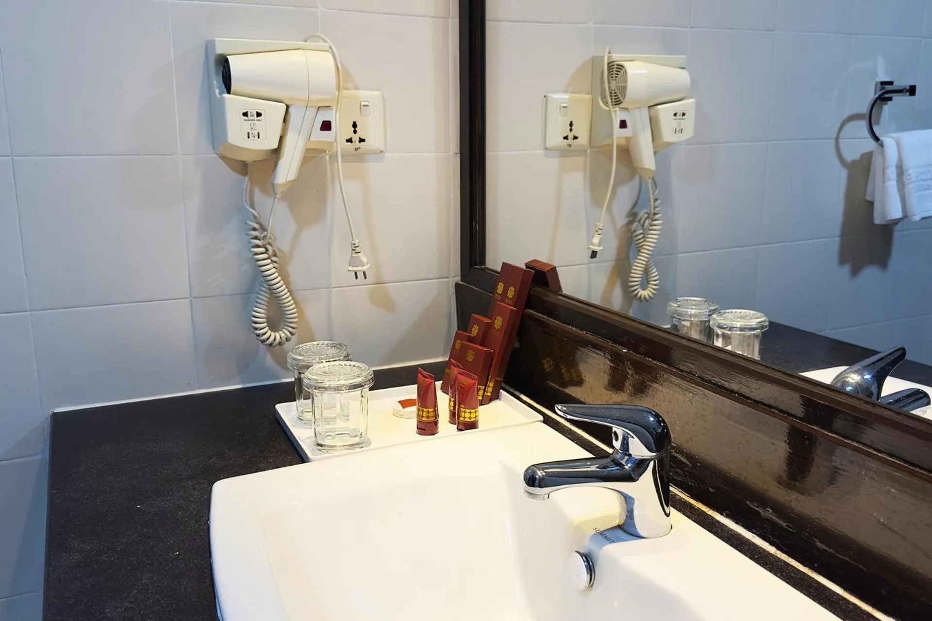 Bathroom in Sokchea Angkor Hotel