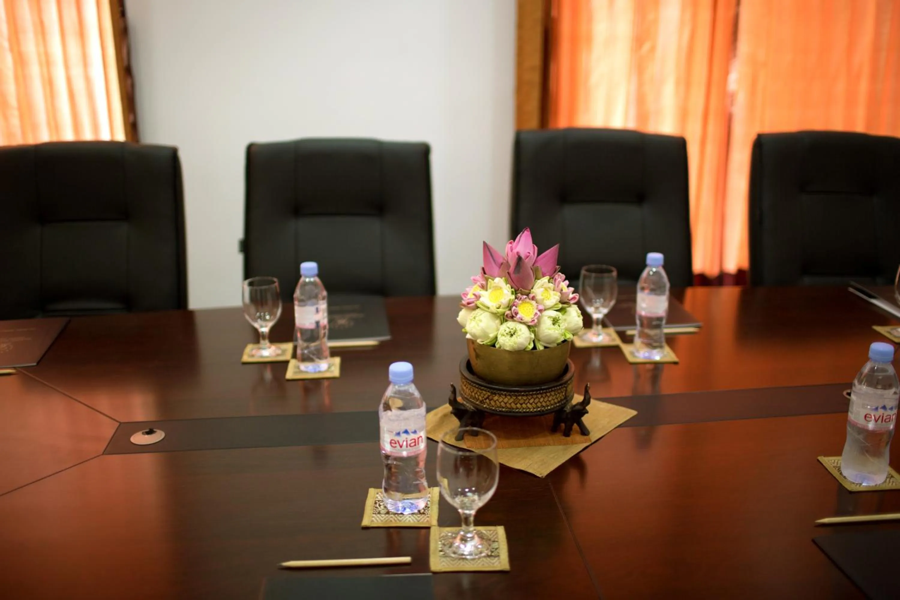 Living room in Sokchea Angkor Hotel