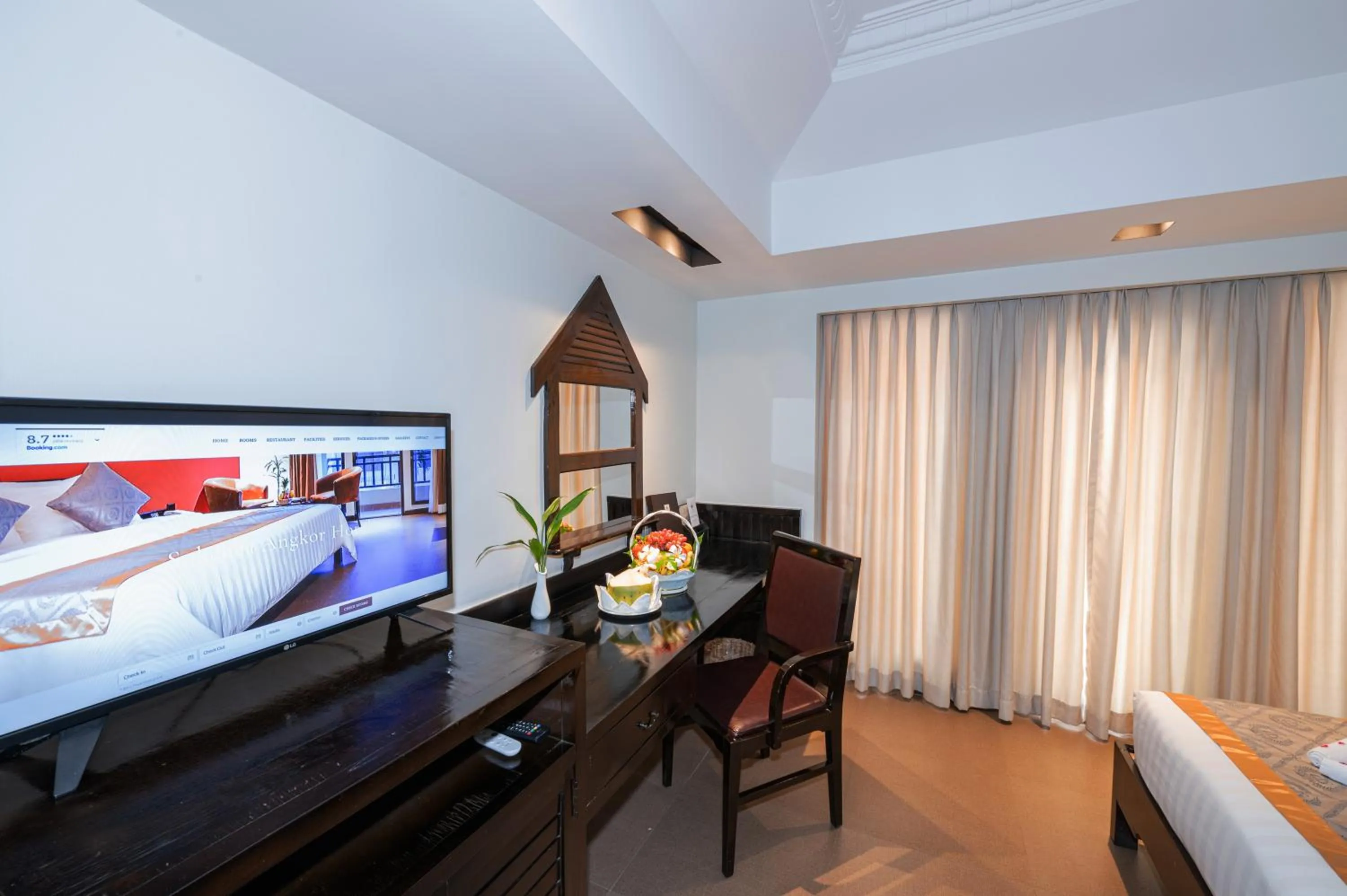 TV and multimedia, Bed in Sokchea Angkor Hotel