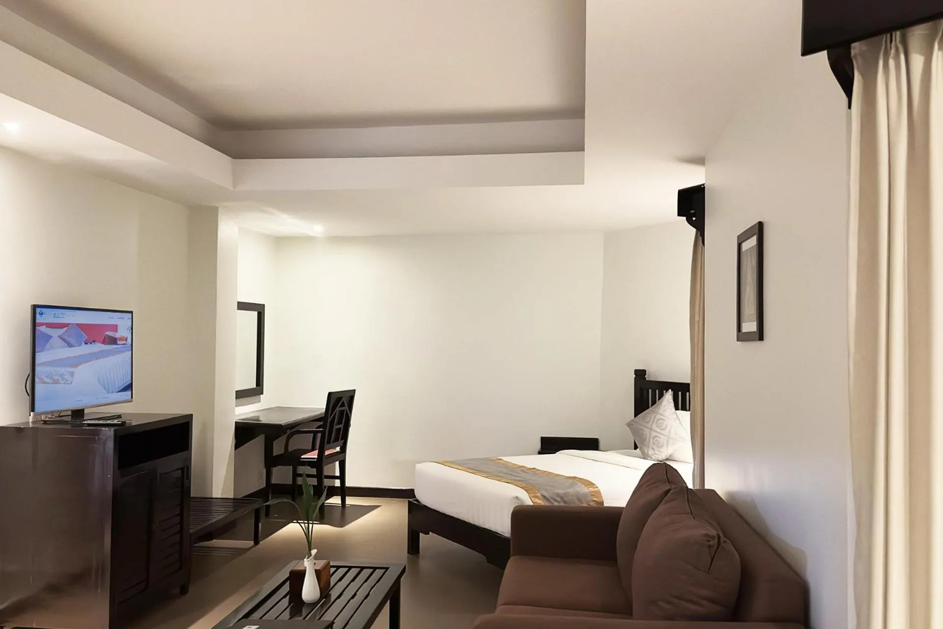 Bedroom, Bed in Sokchea Angkor Hotel