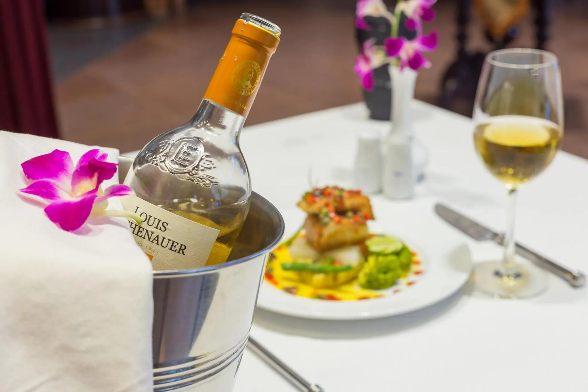 Food and drinks in Sokchea Angkor Hotel