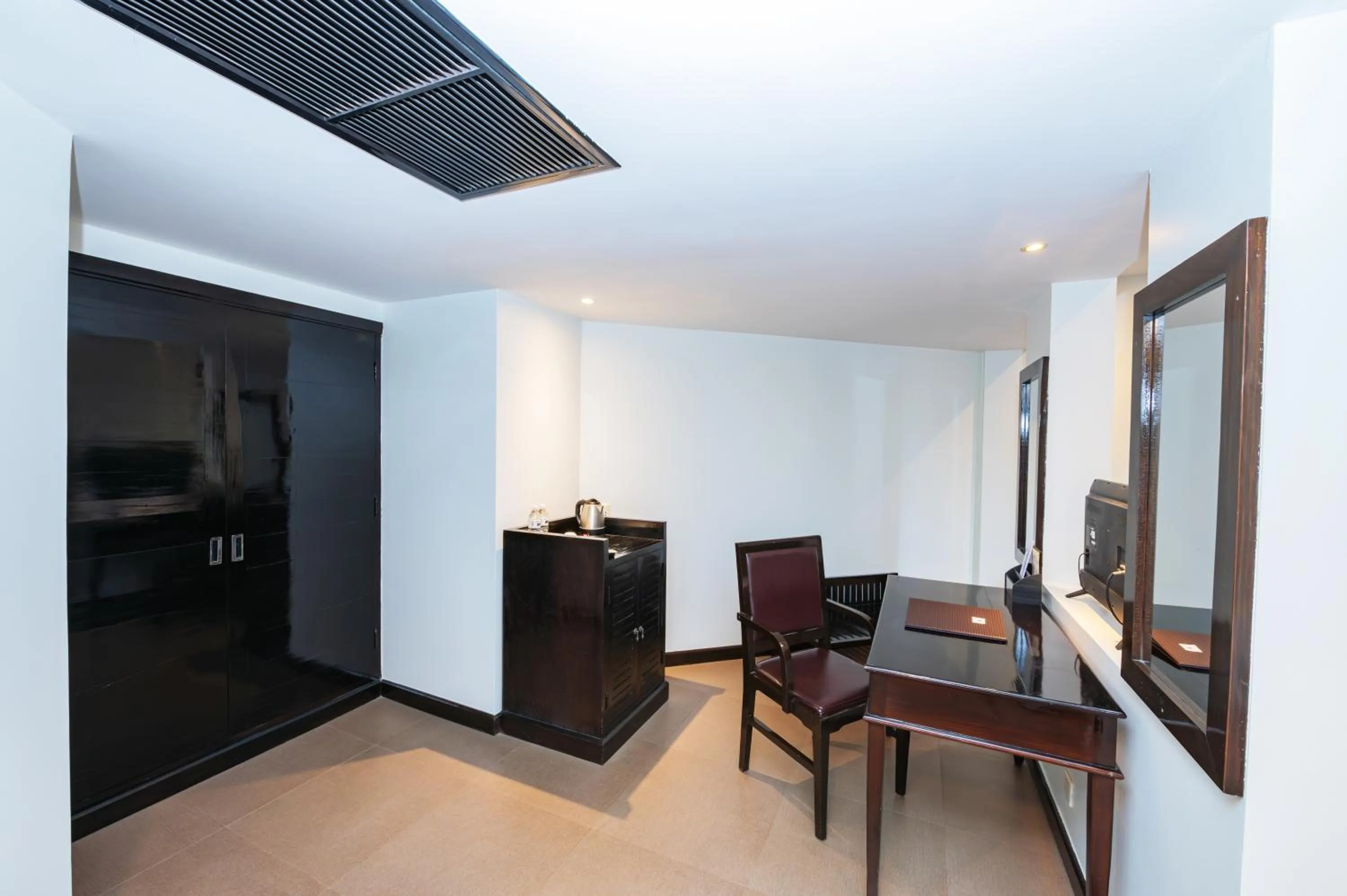 Guests in Sokchea Angkor Hotel