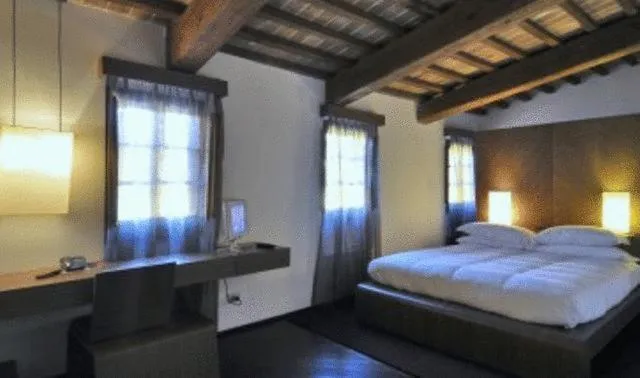 Bedroom, Bed in La Torre wine resort