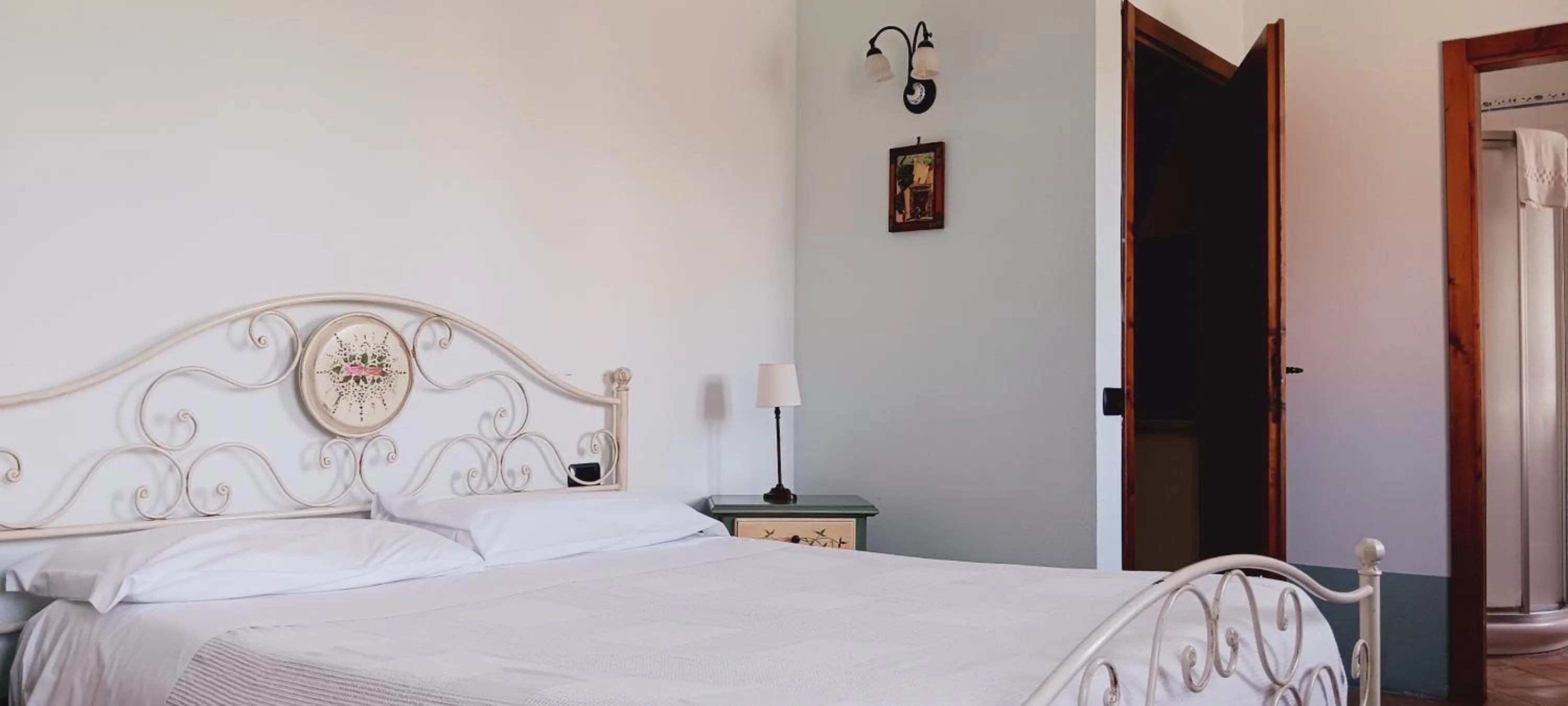 Bed in La Torre wine resort