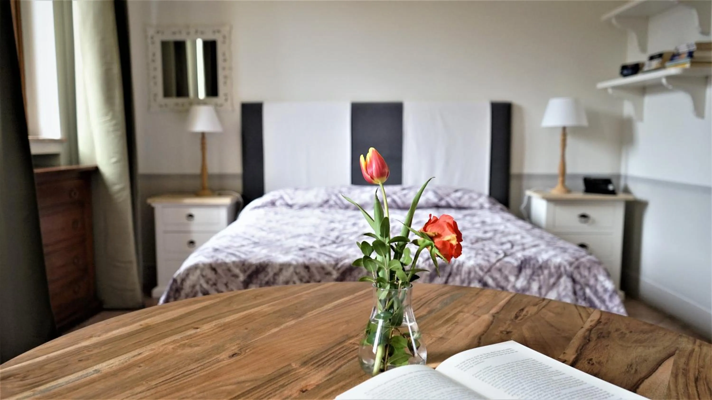 Patio, Bed in La Torre wine resort