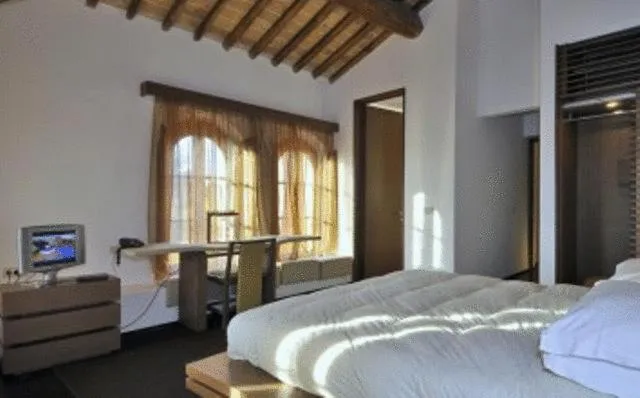 Bedroom, Bed in La Torre wine resort