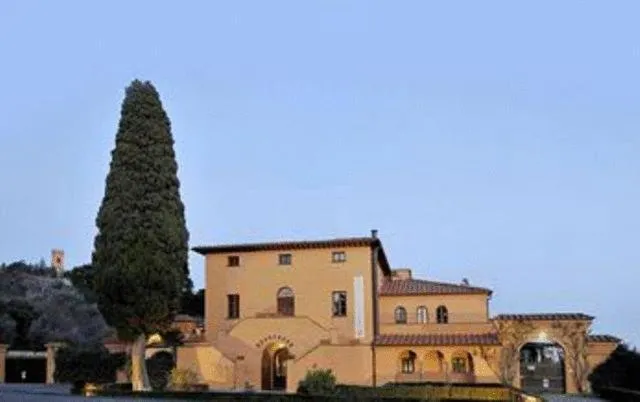Facade/entrance in La Torre wine resort