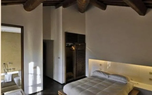 Bathroom, Bed in La Torre wine resort