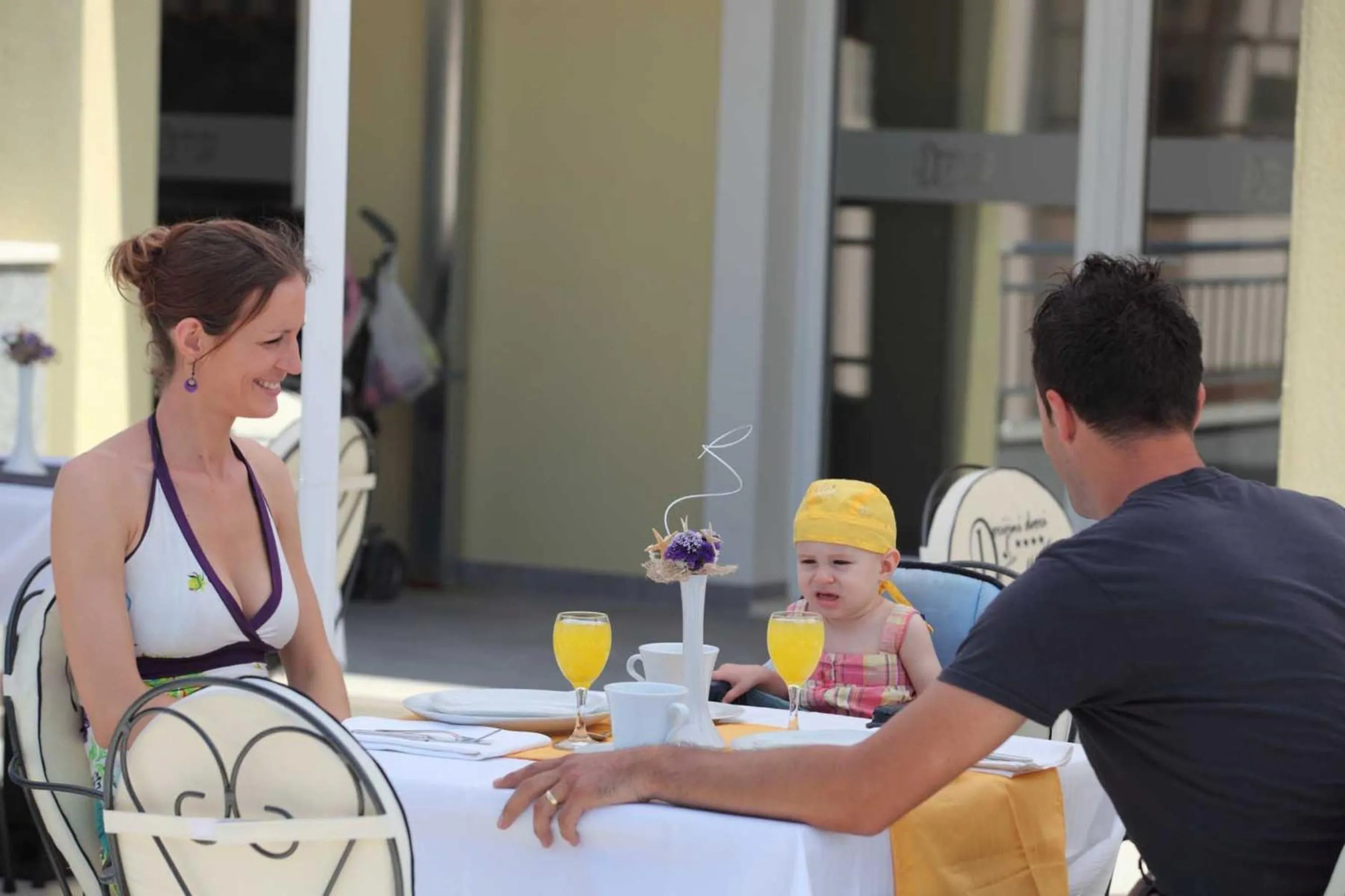 Restaurant/places to eat in Dorijini Dvori