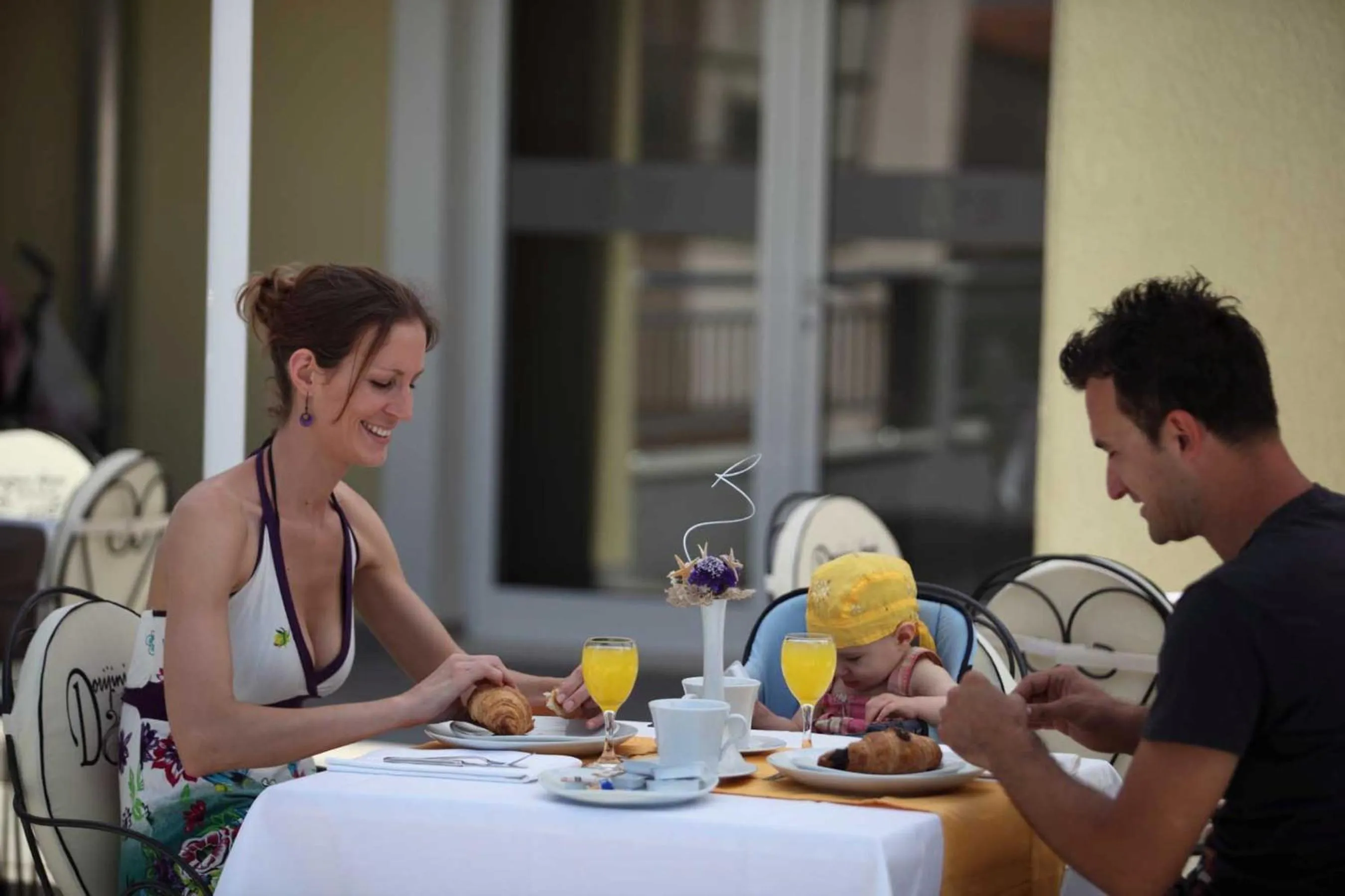 Restaurant/places to eat in Dorijini Dvori