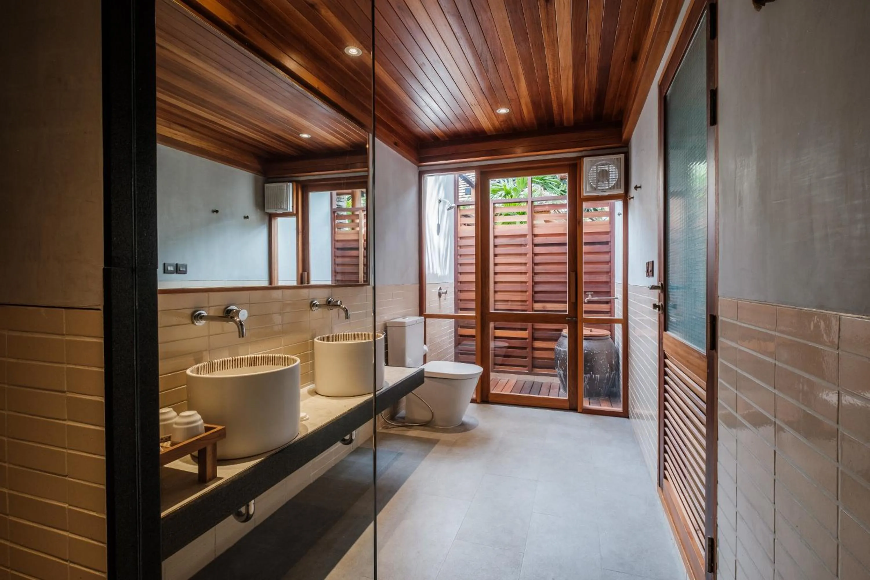 Toilet in Banana Fan Sea Resort