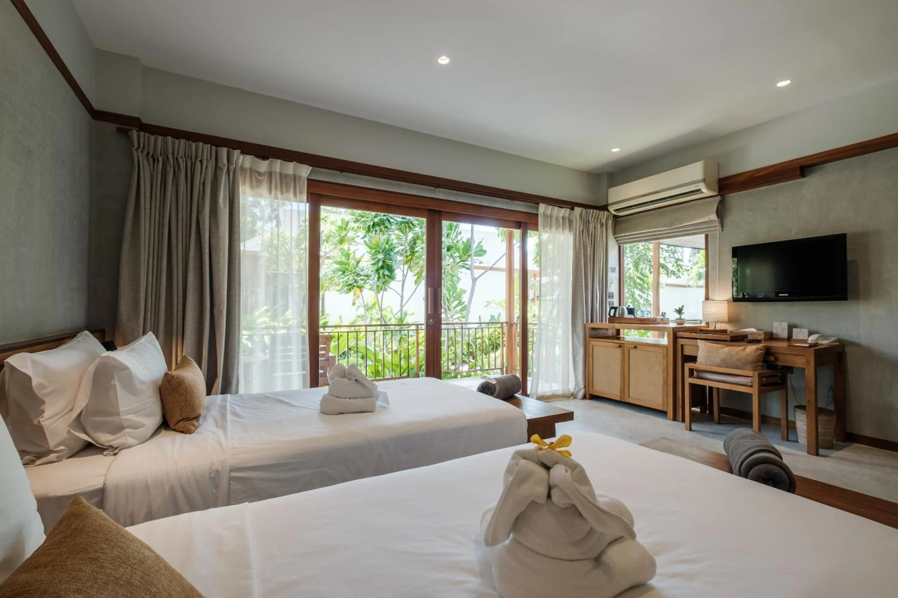 Bed in Banana Fan Sea Resort