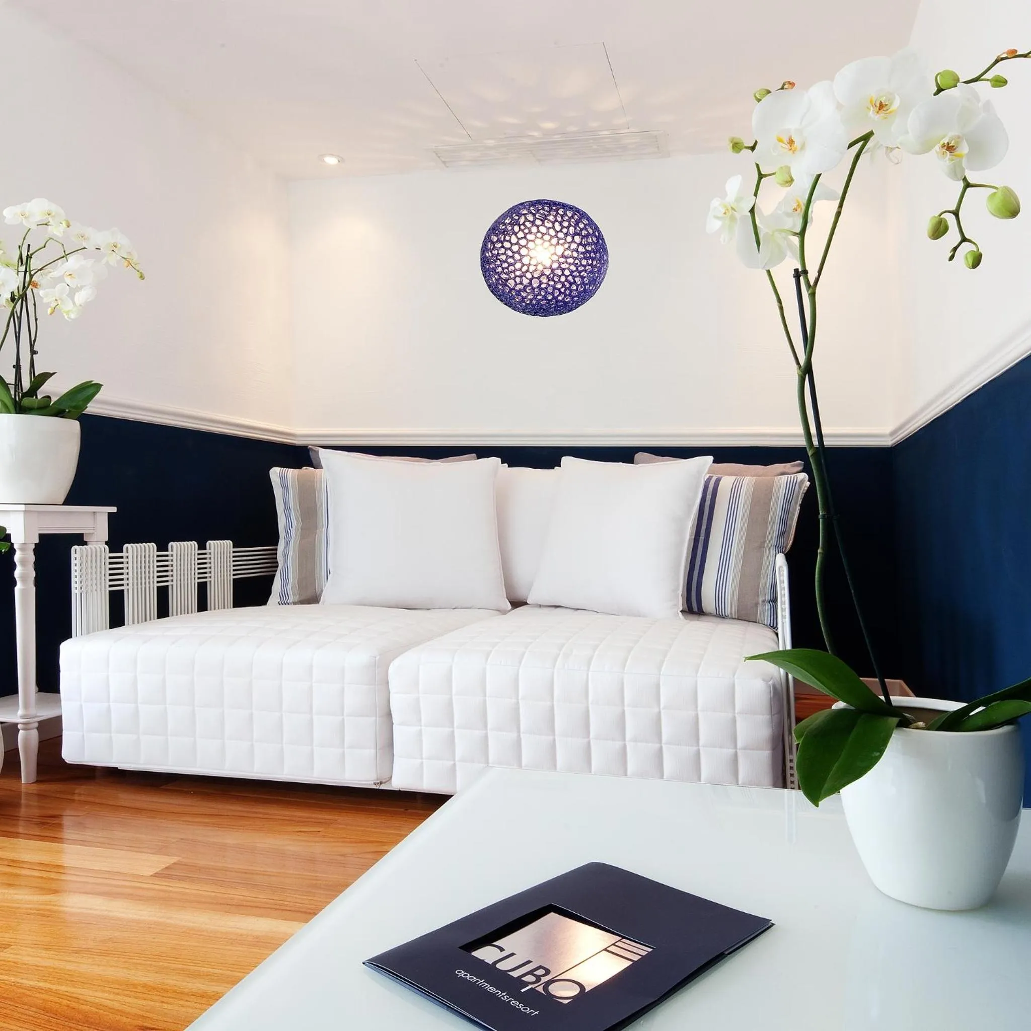 Lobby or reception, Bed in Cubo Apartments