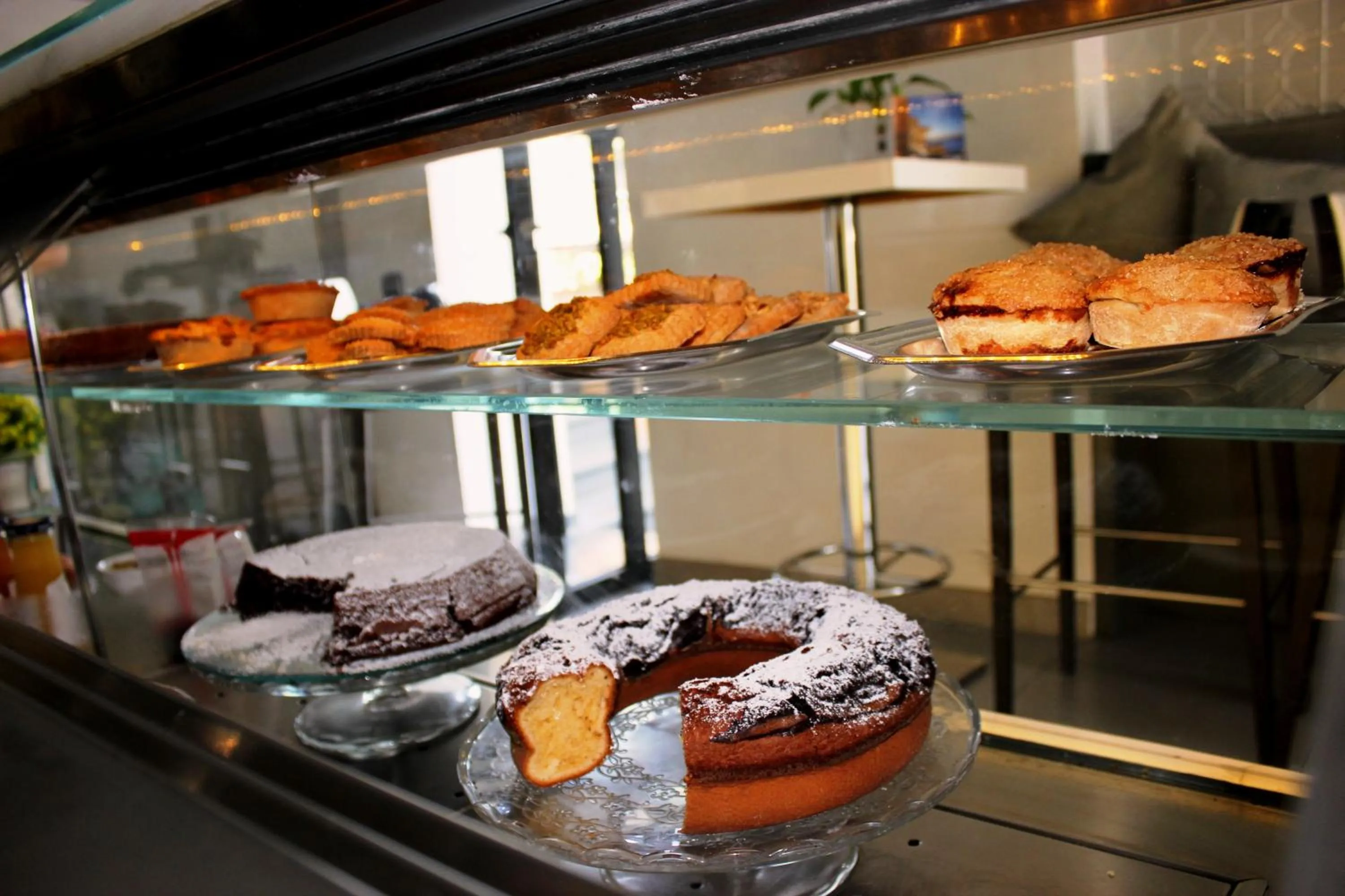 Italian breakfast in Cubo Apartments