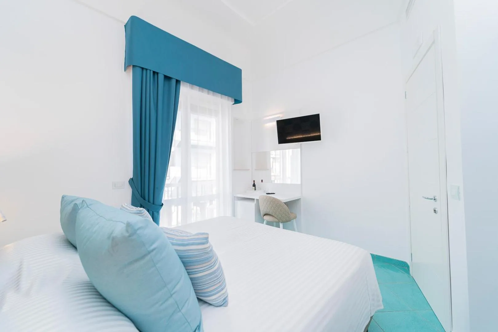 Bed in Hotel Miramare