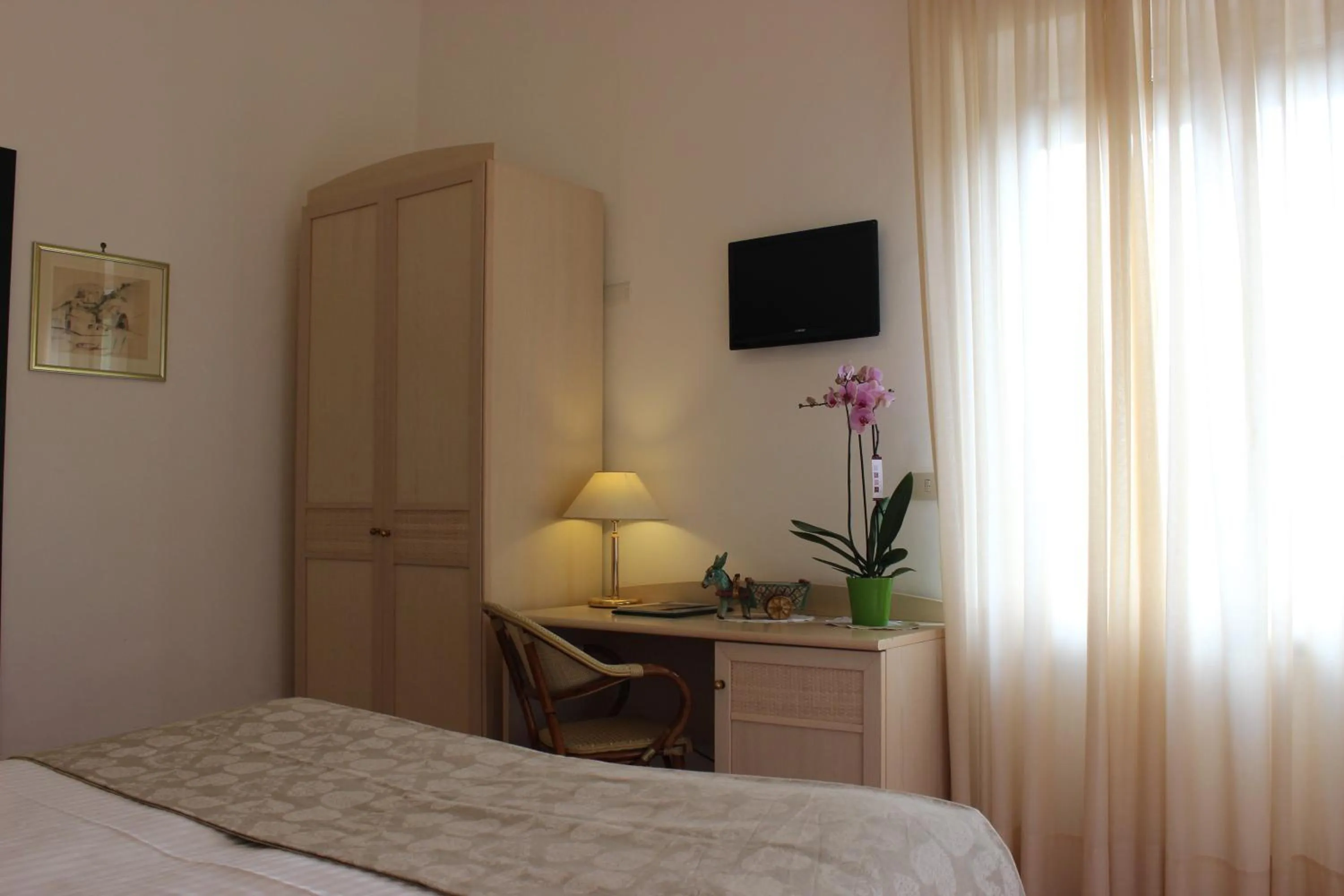 Photo of the whole room, Bed in Hotel Miramare